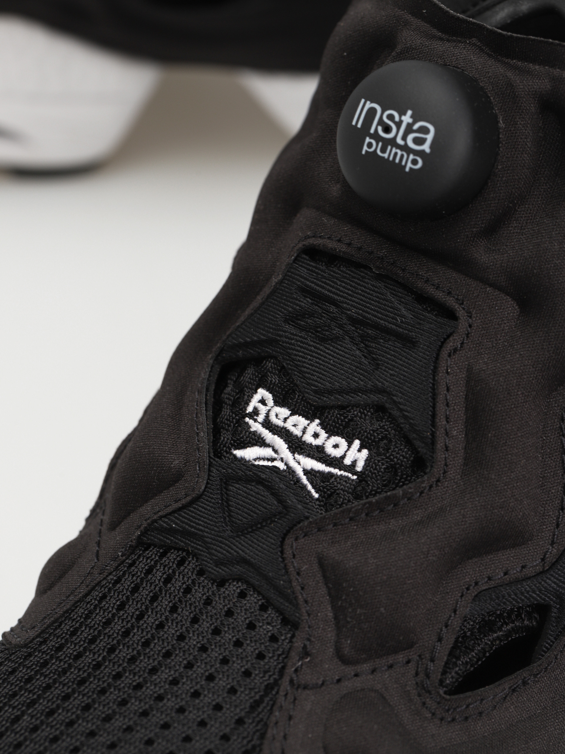 Reebok Instapump Fury 95 Shoes (cblack/ftwwht/cblack)