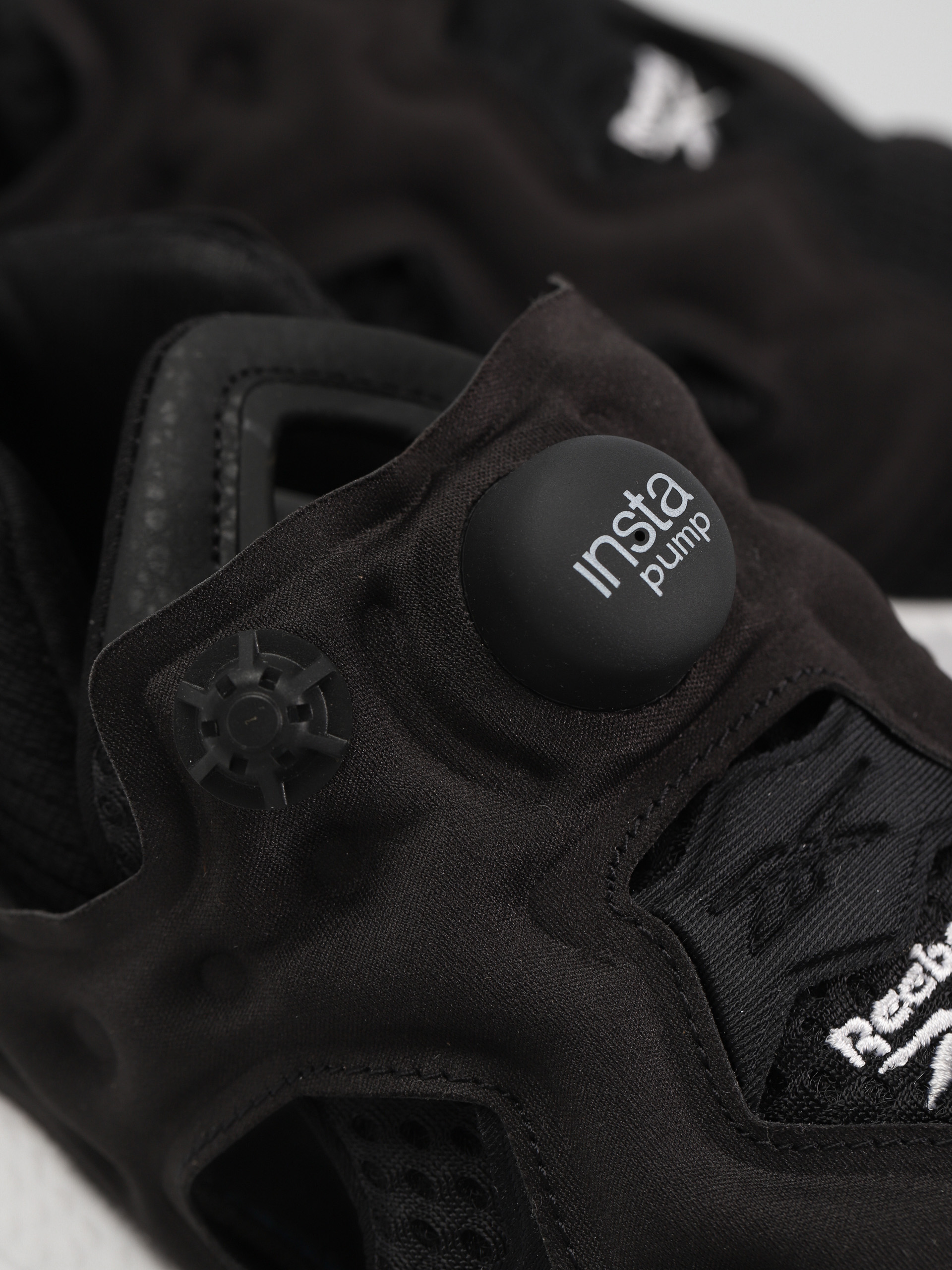 Reebok Instapump Fury 95 Shoes - black (cblack/ftwwht/cblack)