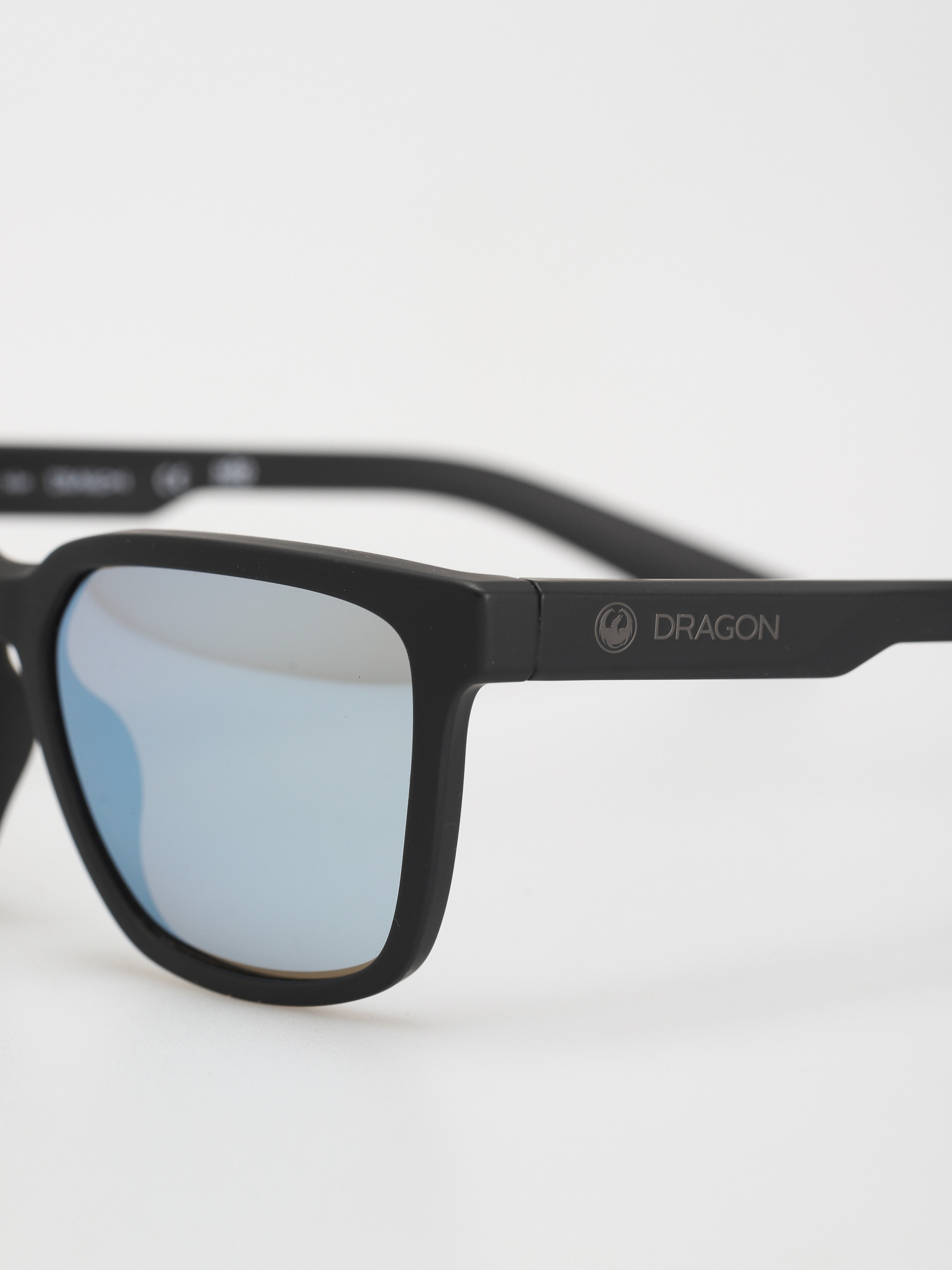 Dragon Burgee Sonnenbrille (matte black h2o/lumalens sky blue ion polar)