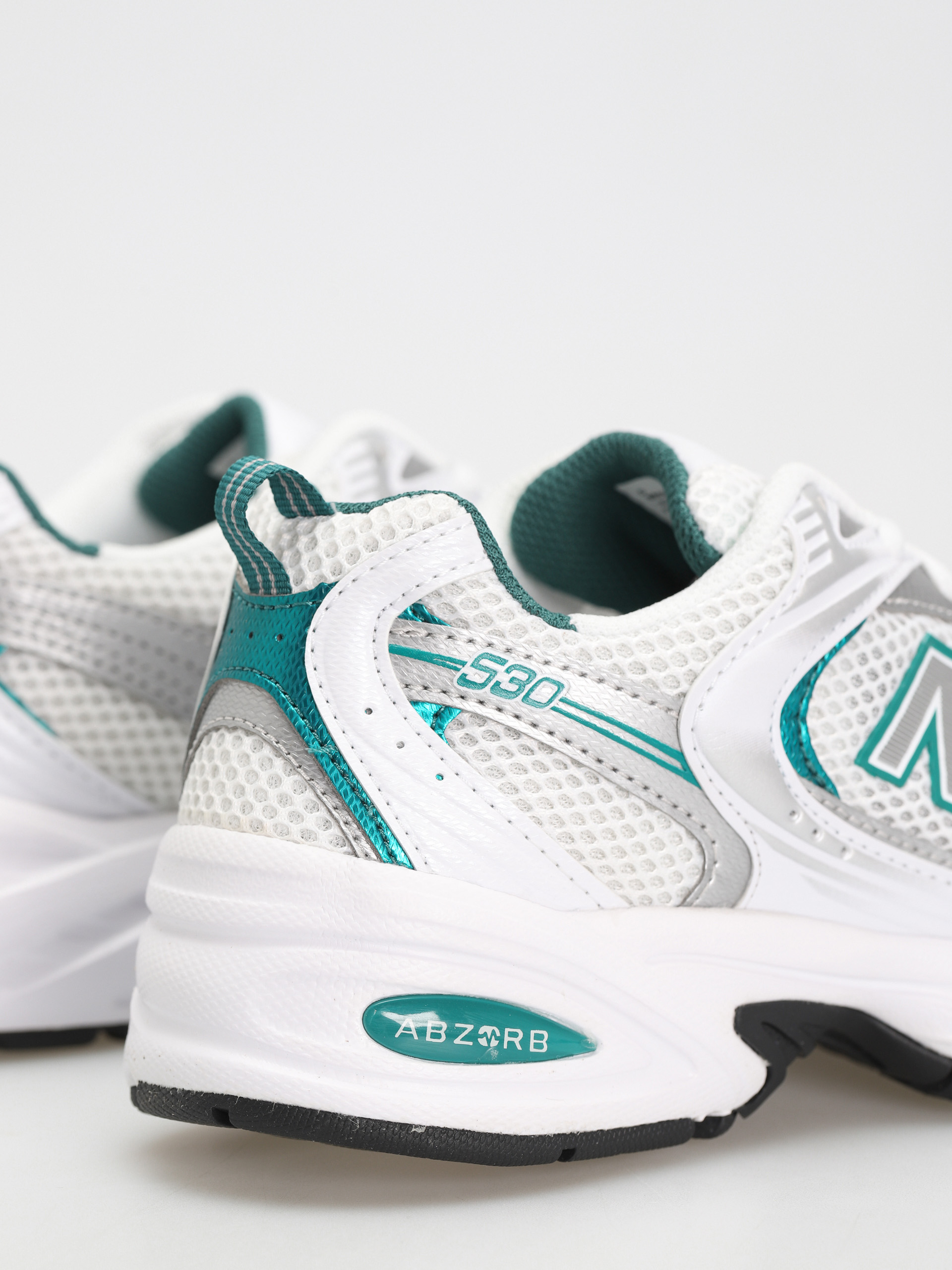 New Balance 530 Shoes (white/silver metalic/turquoise)