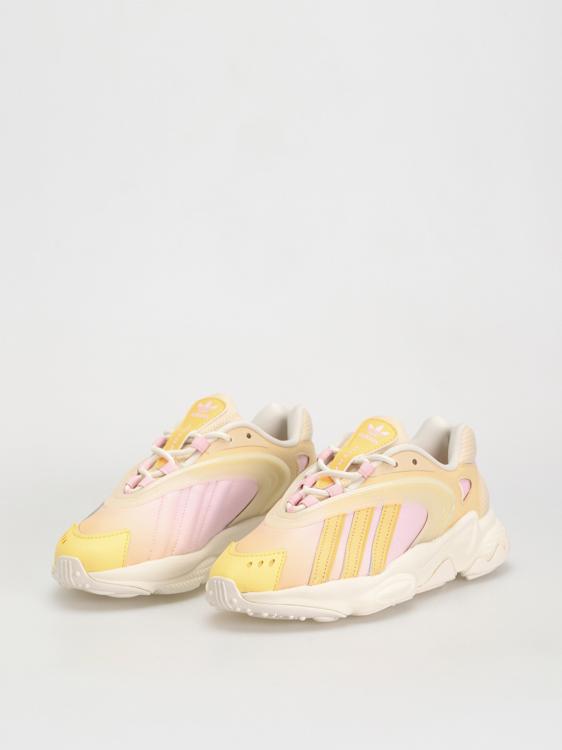 adidas Originals Oztral Shoes Wmn (owhite/aciora/sanstr)