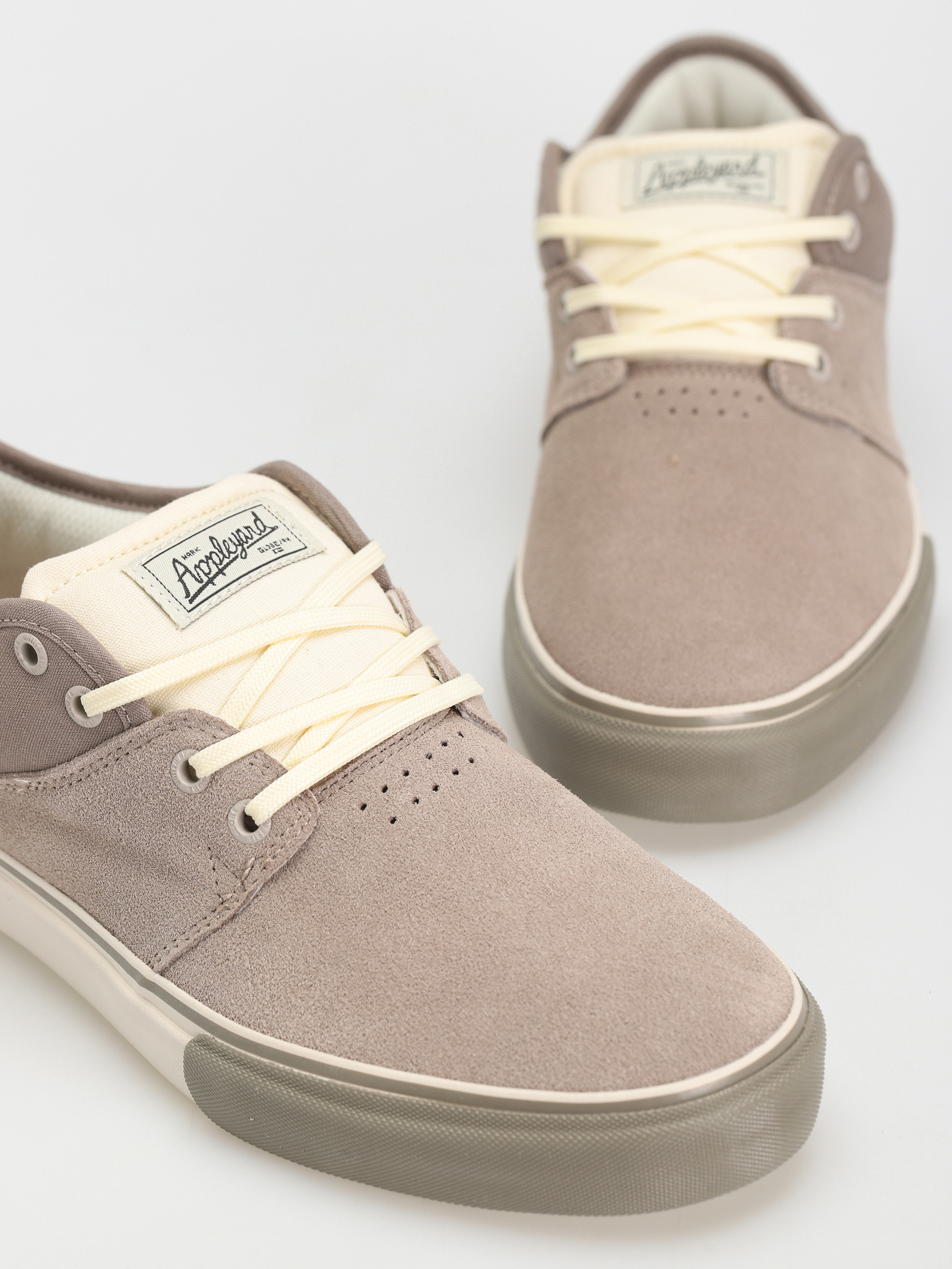 Globe Mahalo Shoes (taupe/antique)