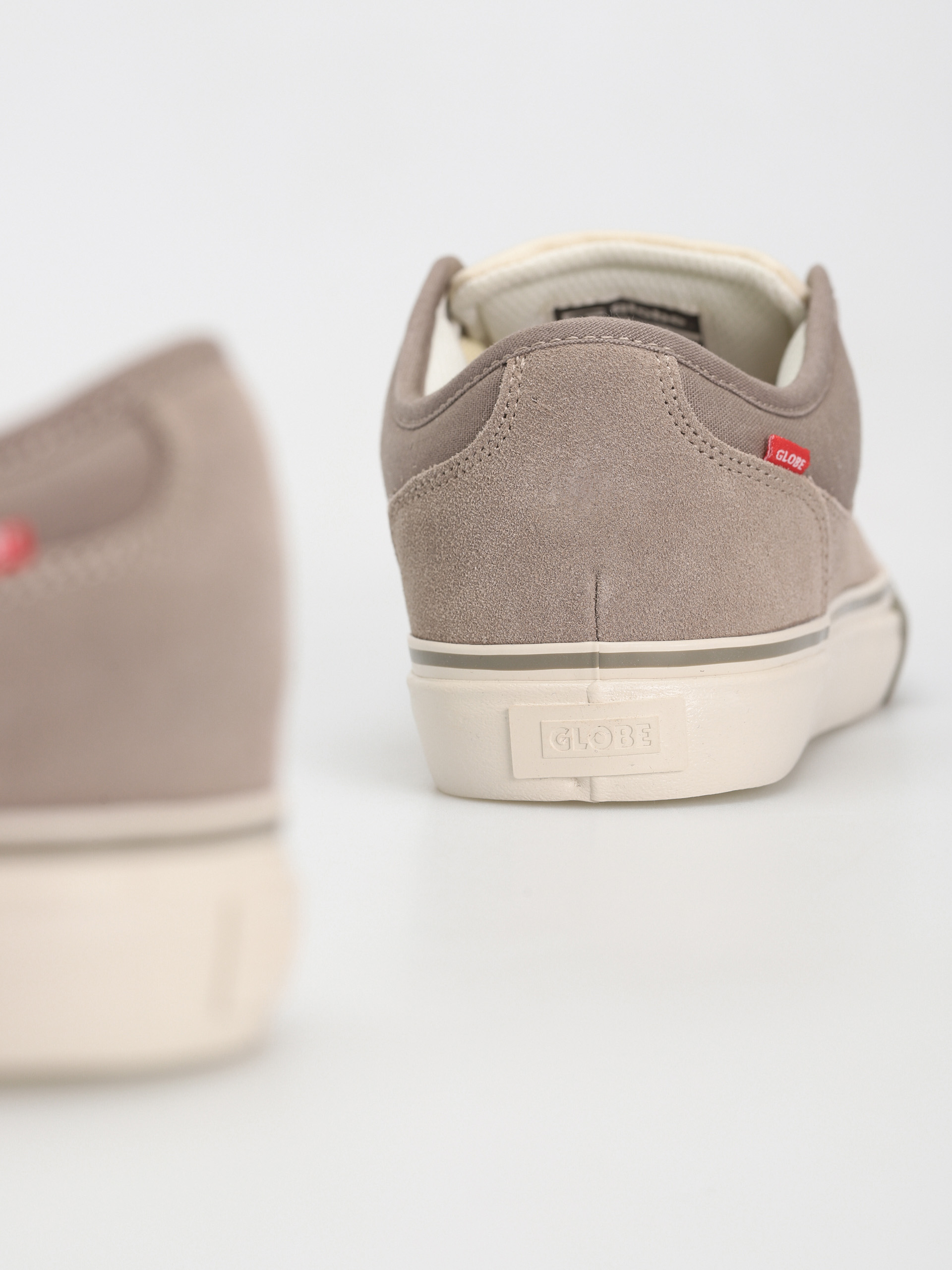 Globe Mahalo Shoes (taupe/antique)