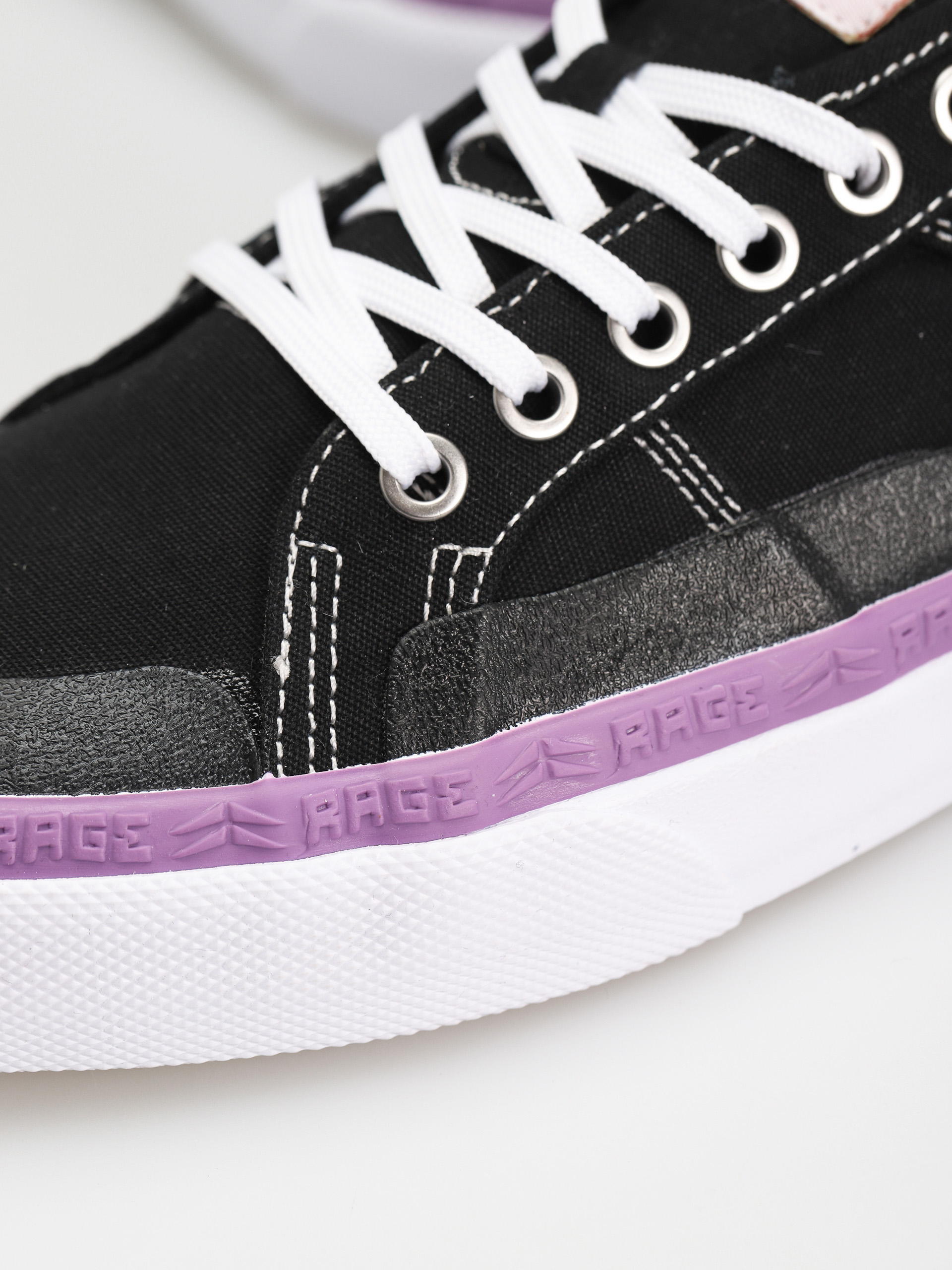 Globe Surplus Shoes (black/white/rage)