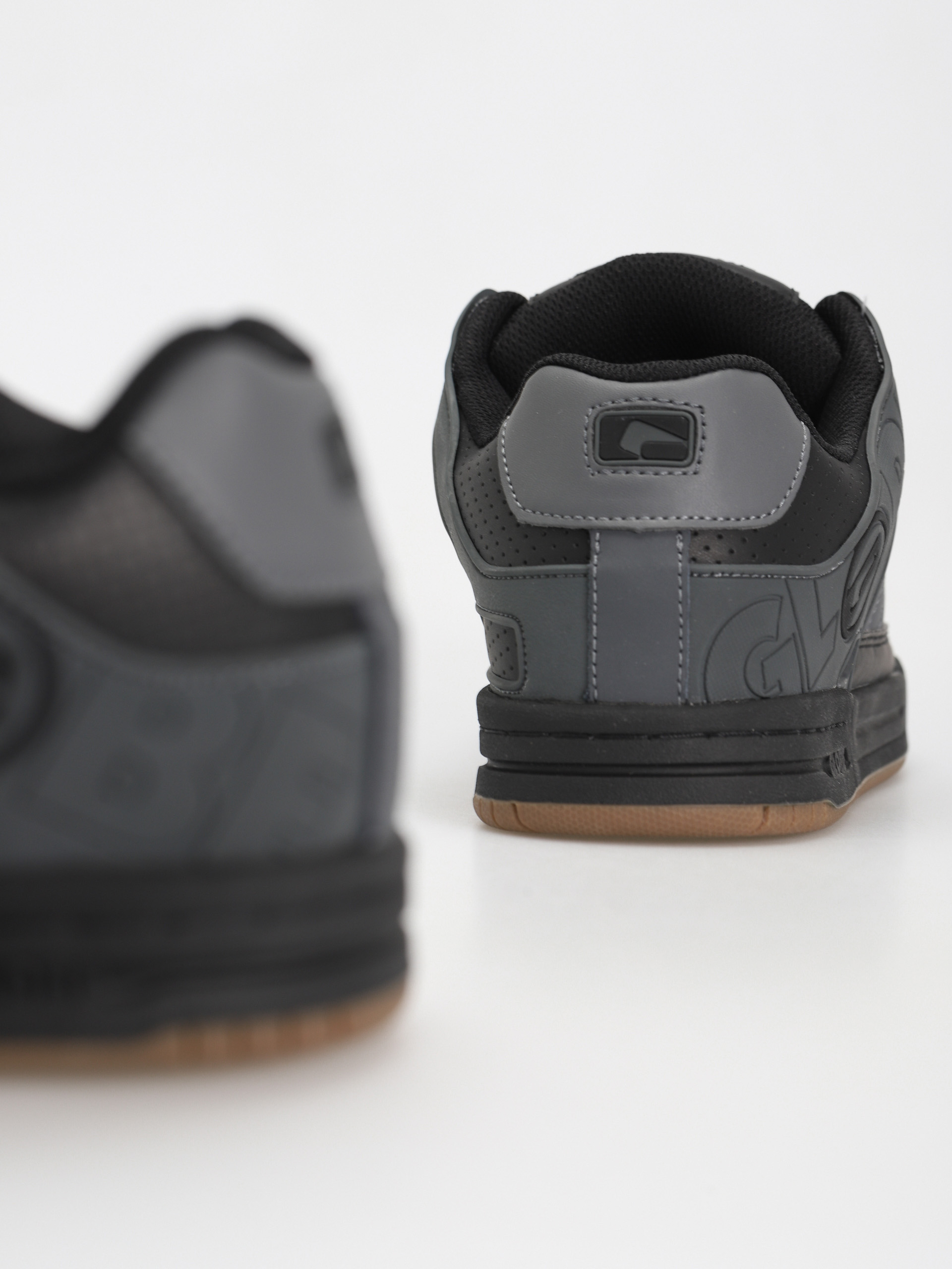 Globe Tilt Shoes (storm grey/black)