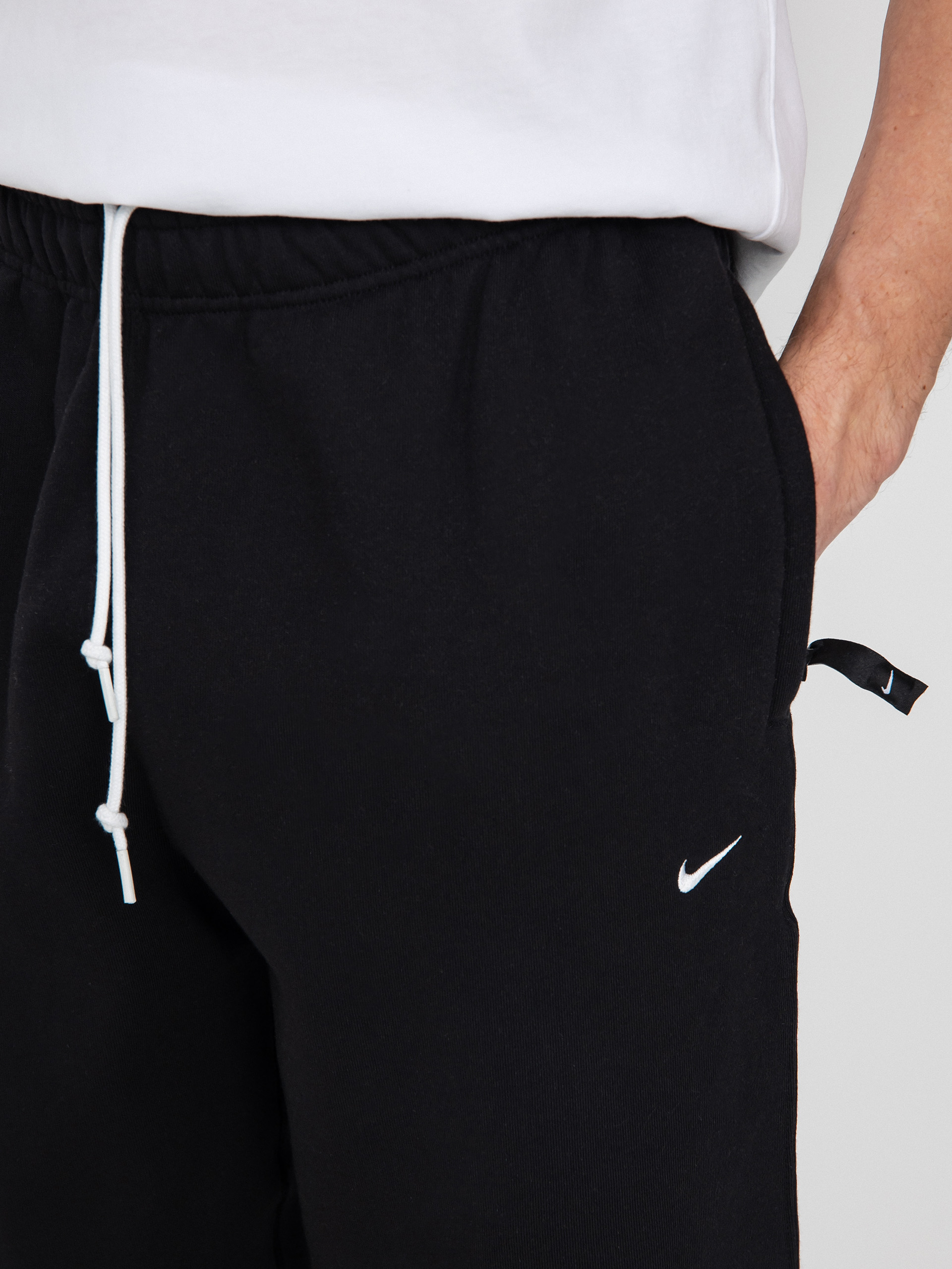 Nike SB Solo Swoosh Pants (black/white)