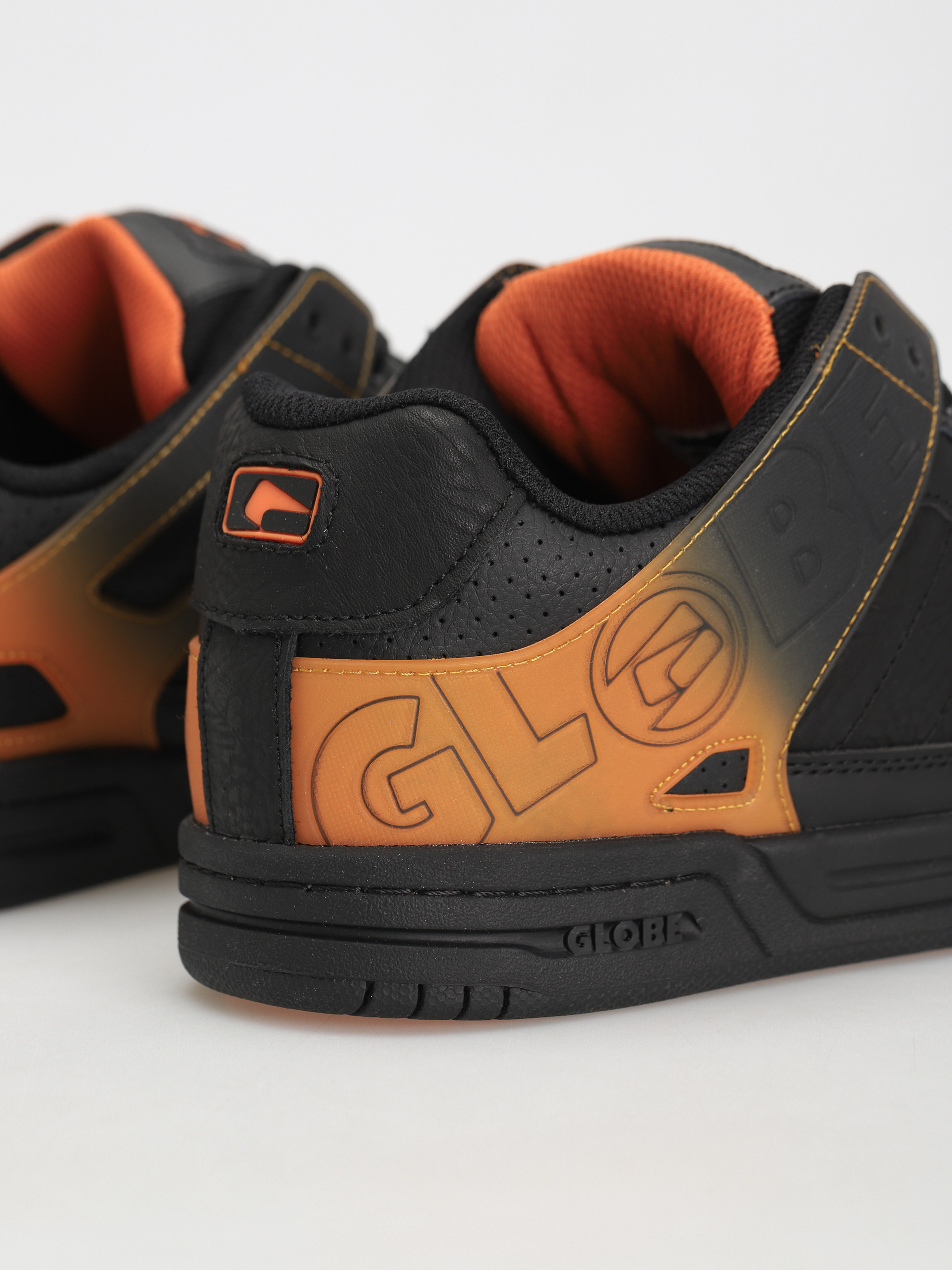 Globe Tilt Shoes (black/orange fade)