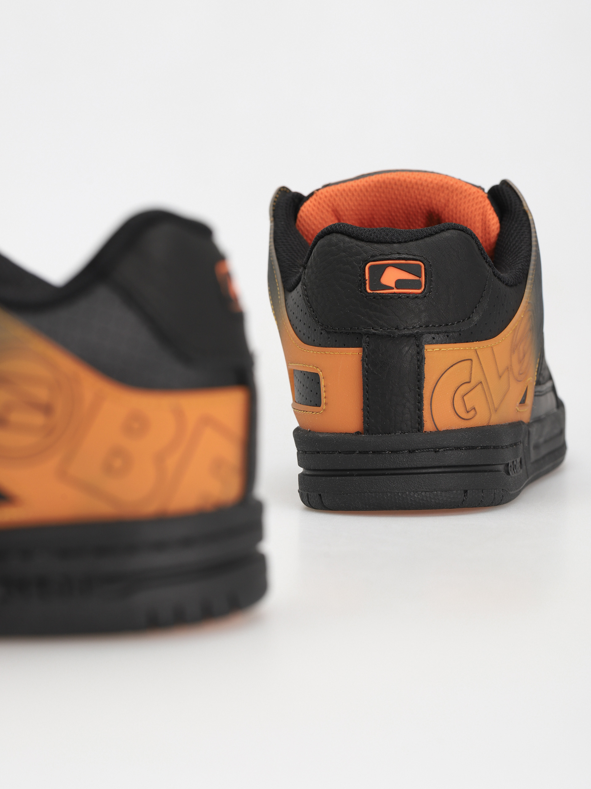 Globe Tilt Shoes (black/orange fade)