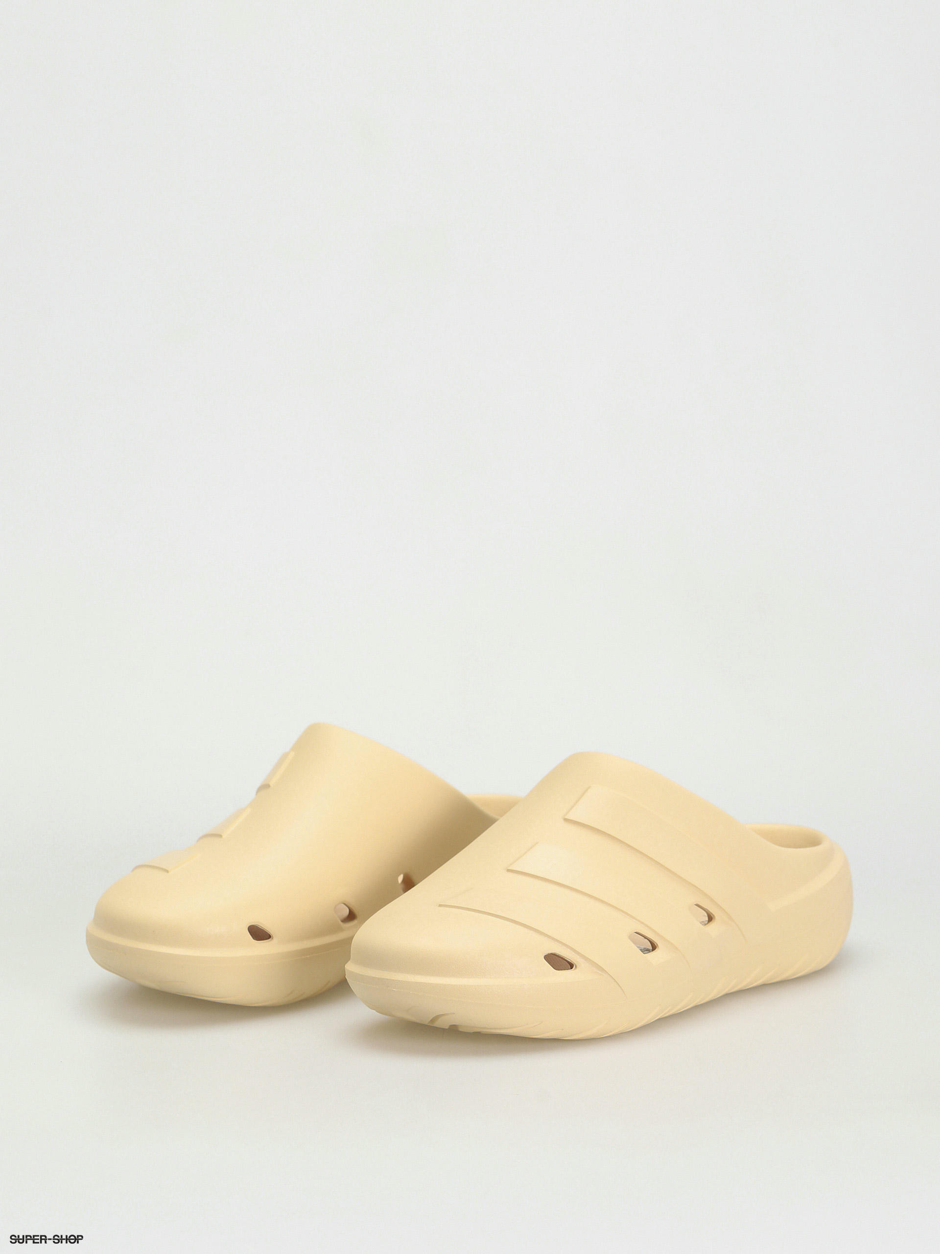 Clog clearance flip flops