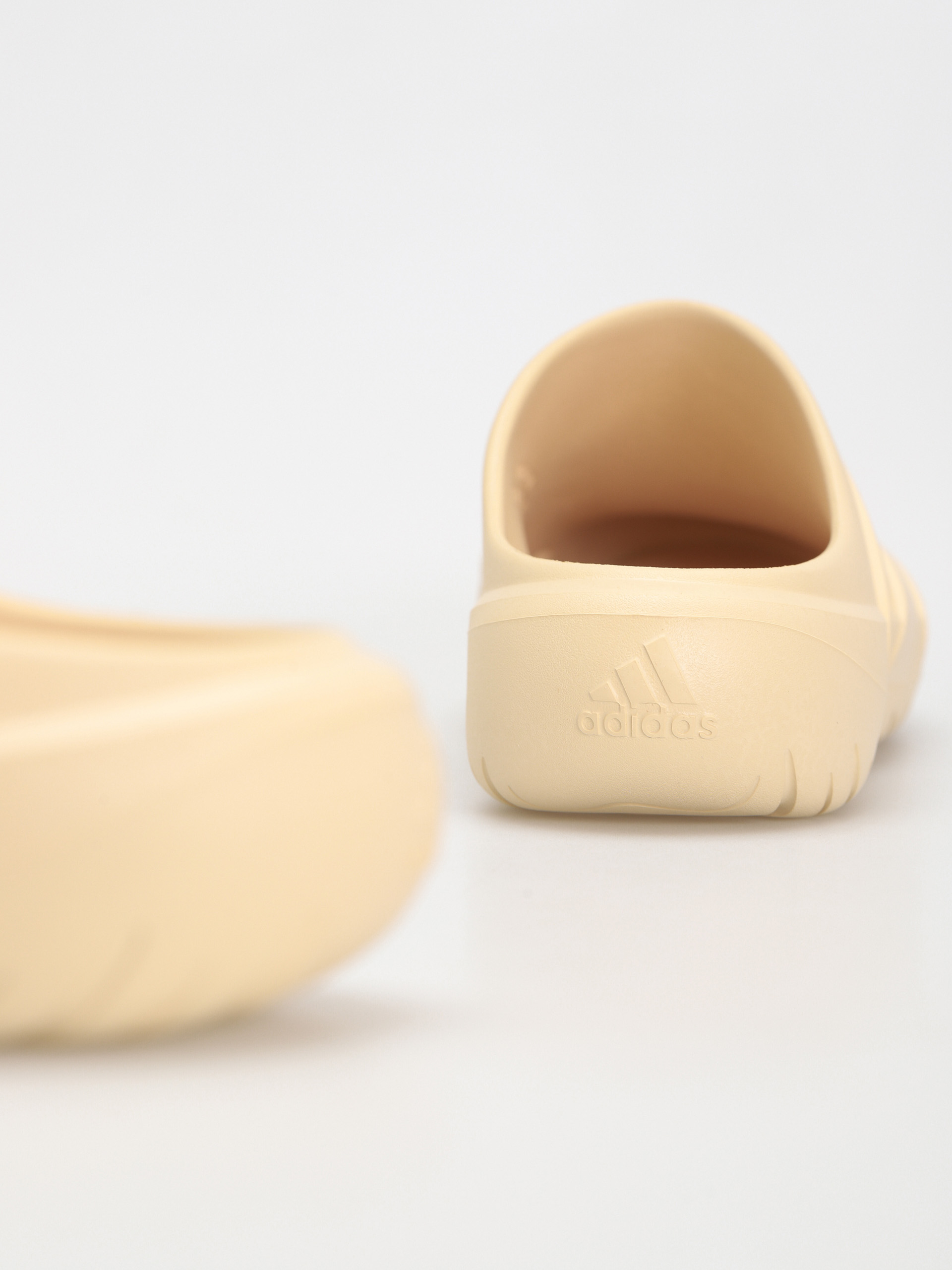 adidas Adicane Clog Flip-flops (sanstr/sanstr/sanstr)