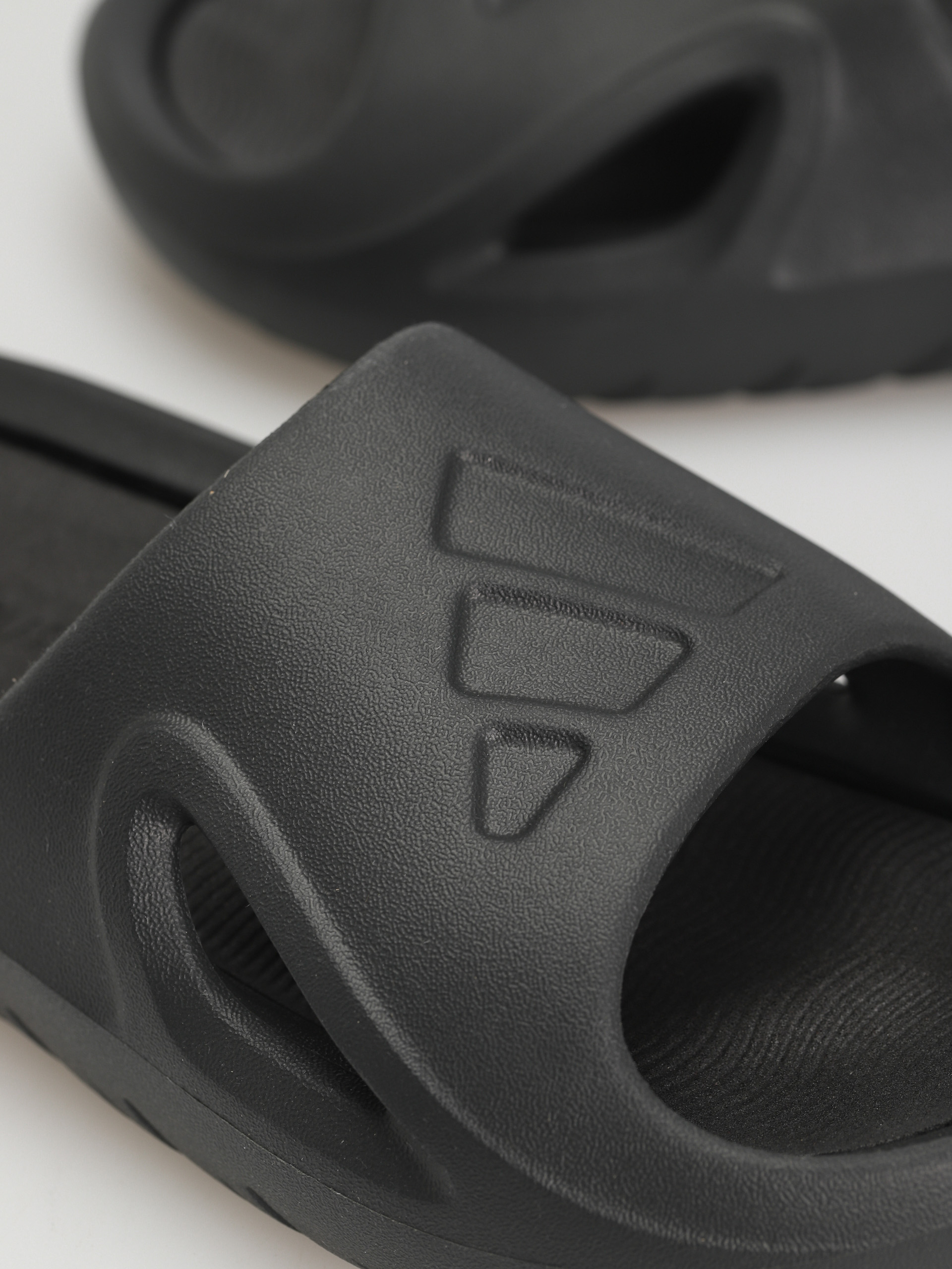 adidas Adicane Flip-flops (carbon/carbon/cblack)