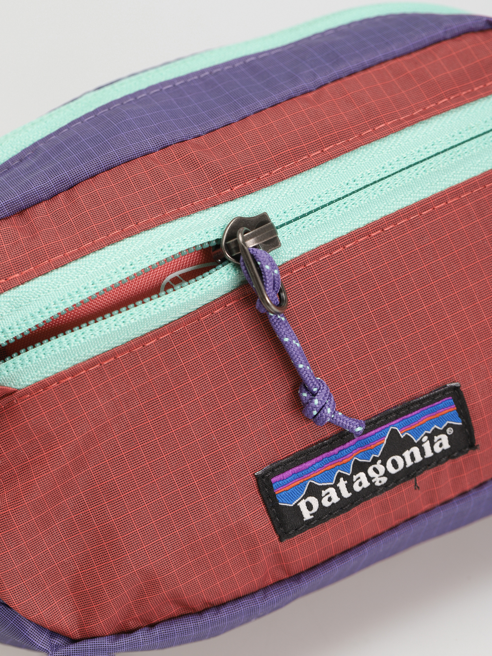 Patagonia Ultralight Black Hole Mini Hip Pack Gürteltasche (perennial purple)