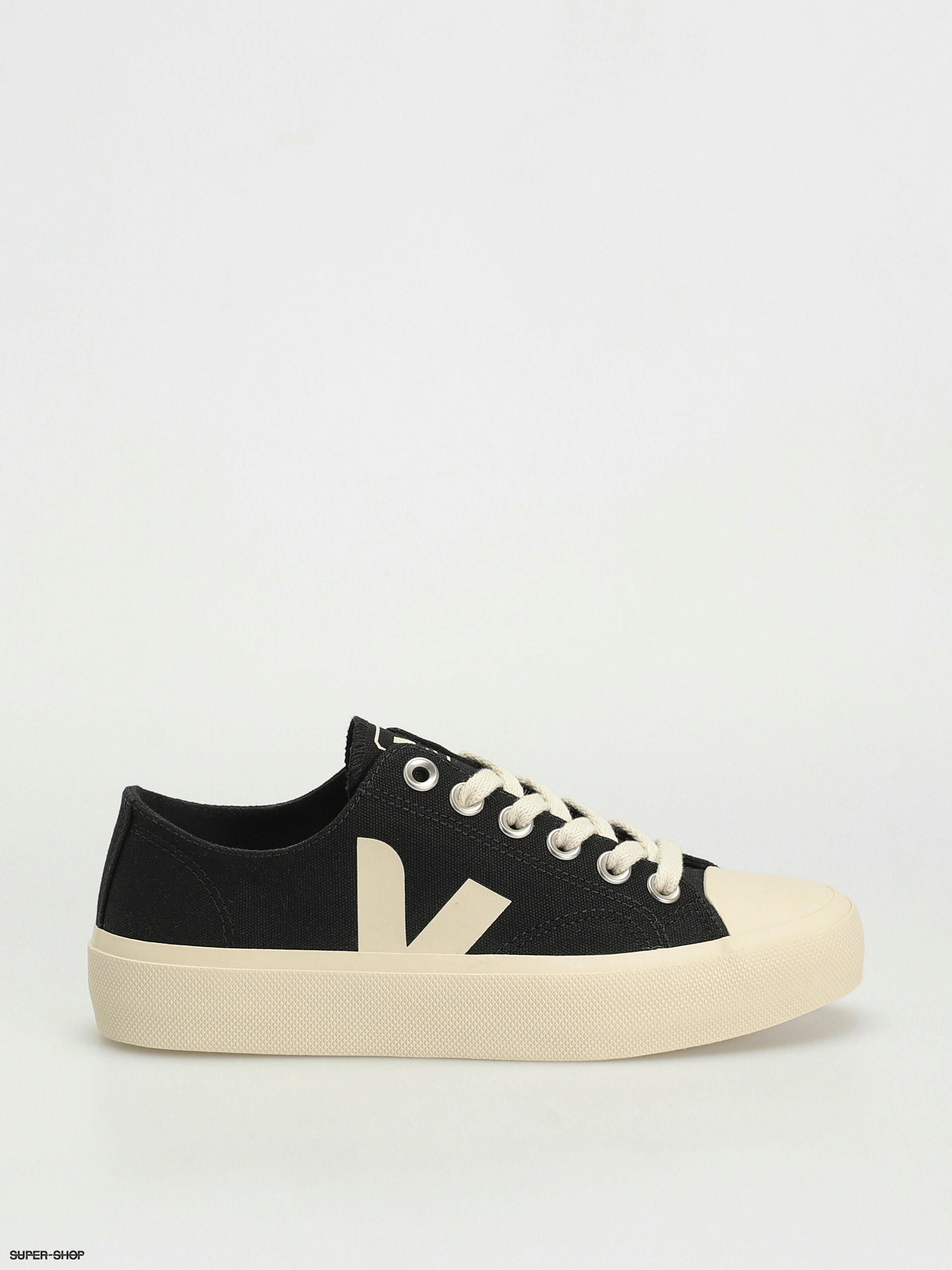 Veja wata deals white black