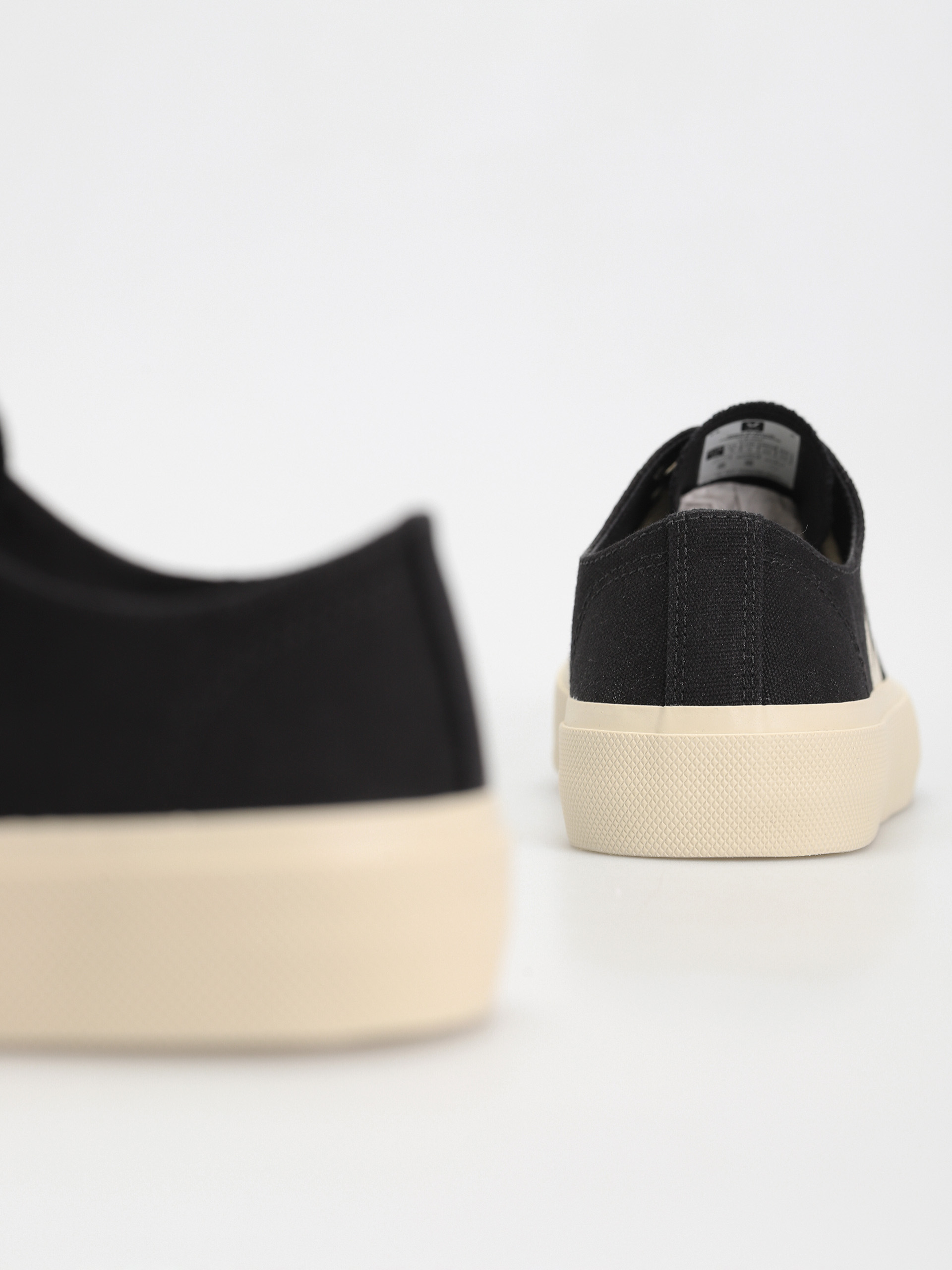 Veja Wata II Low Shoes Wmn (black pierre)
