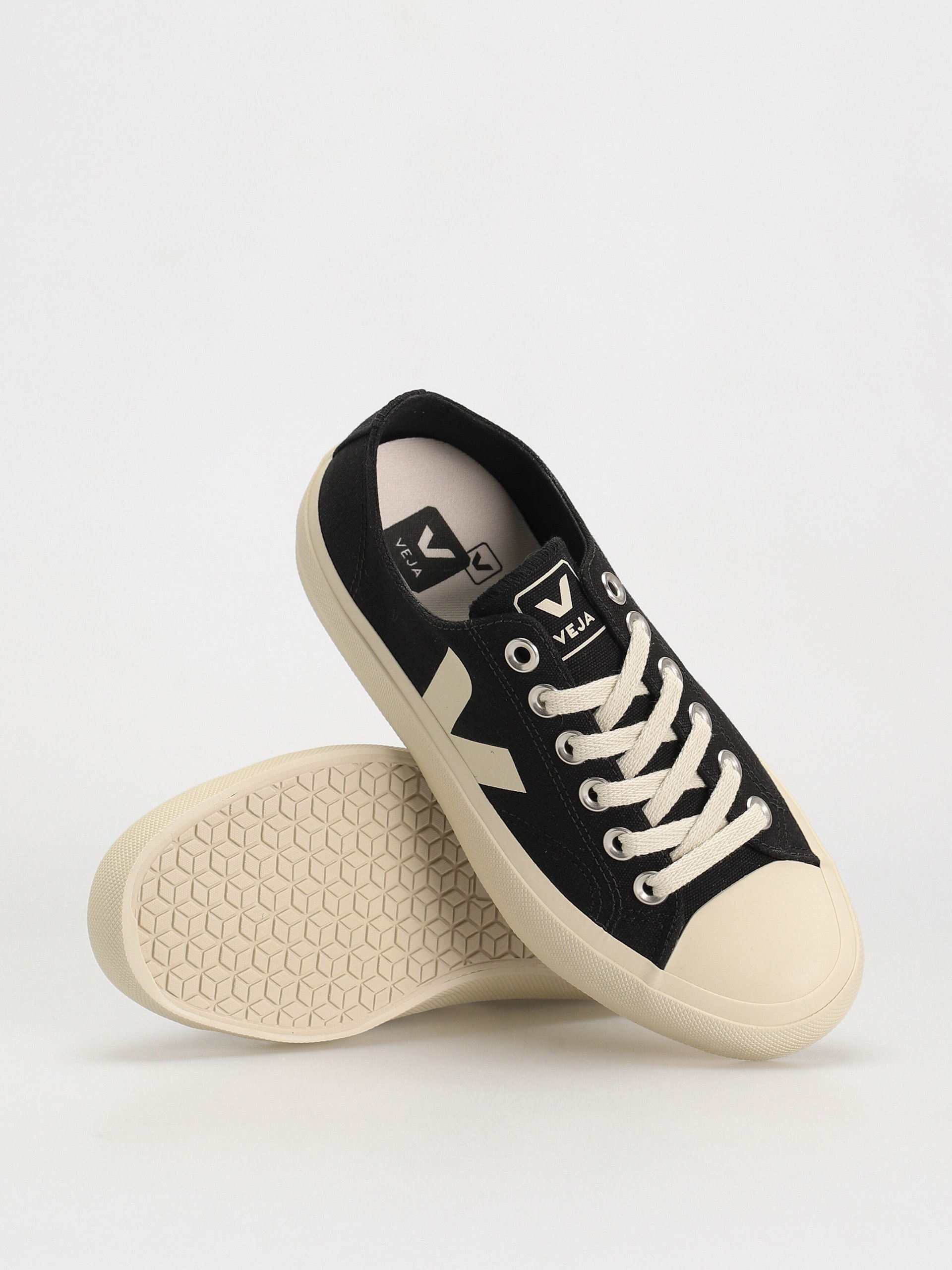 Veja Wata II Low Shoes Wmn (black pierre)