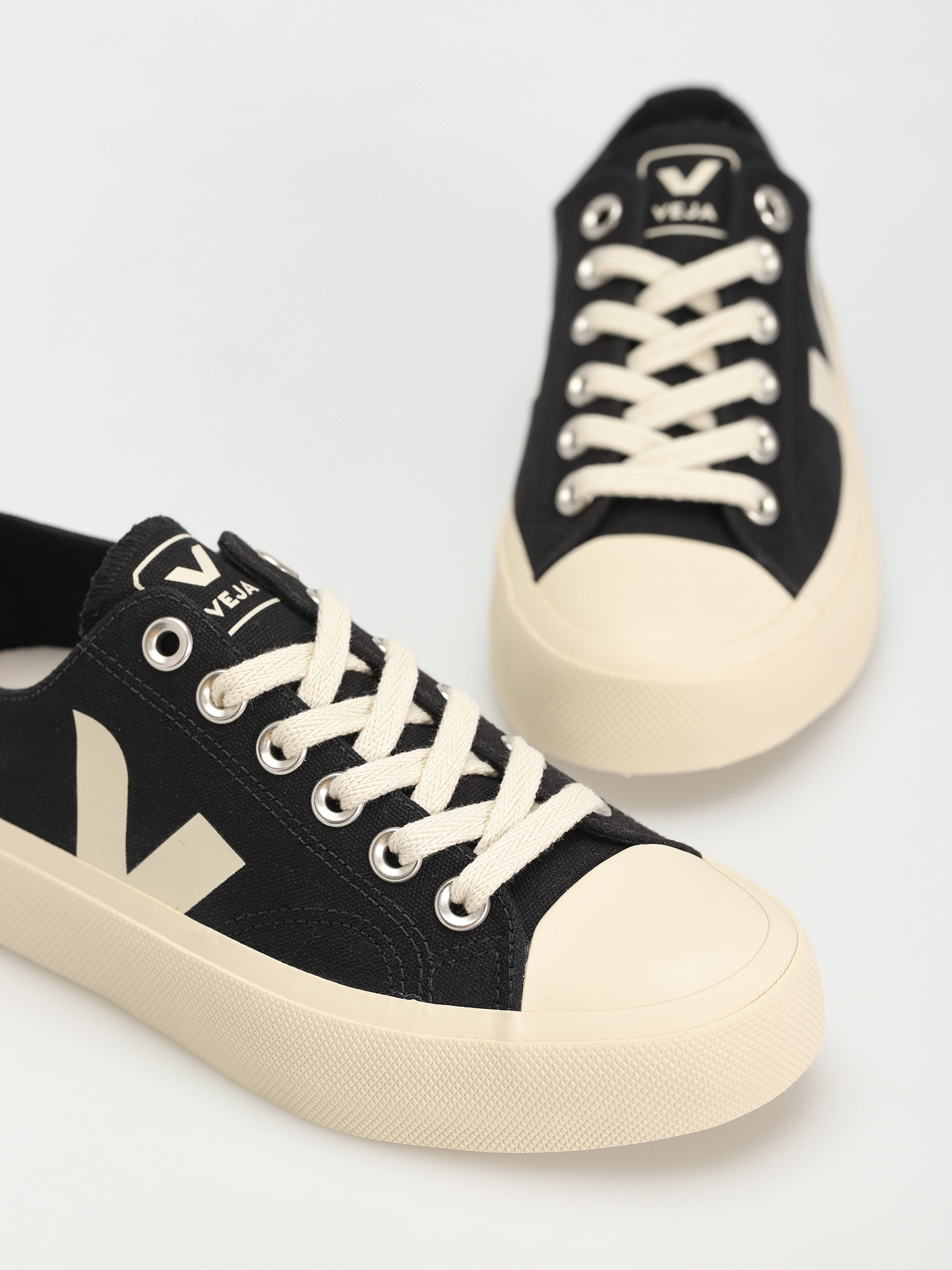 Veja Wata II Low Schuhe Wmn (black pierre)