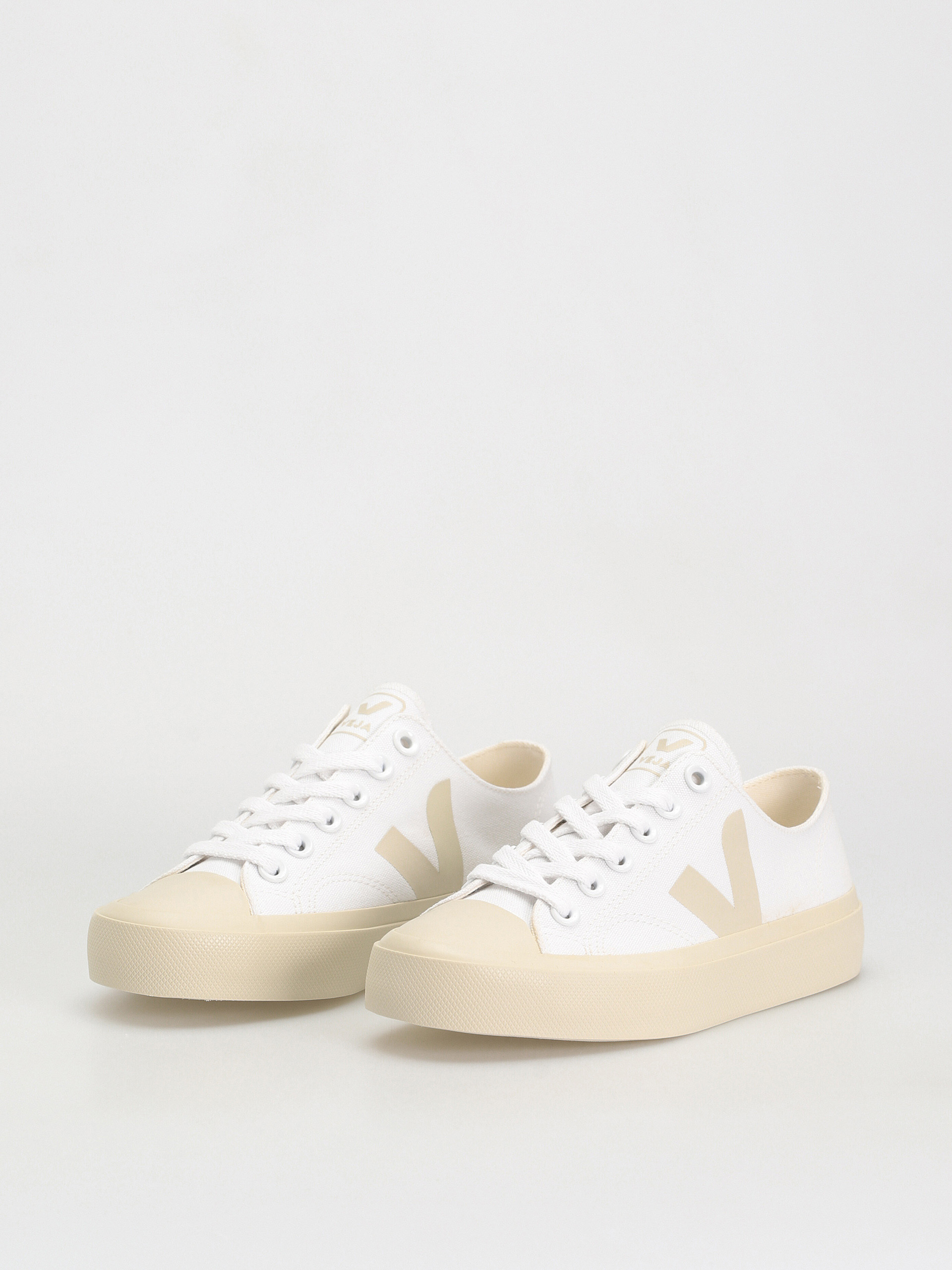 Veja Wata II Low Shoes Wmn (white pierre)