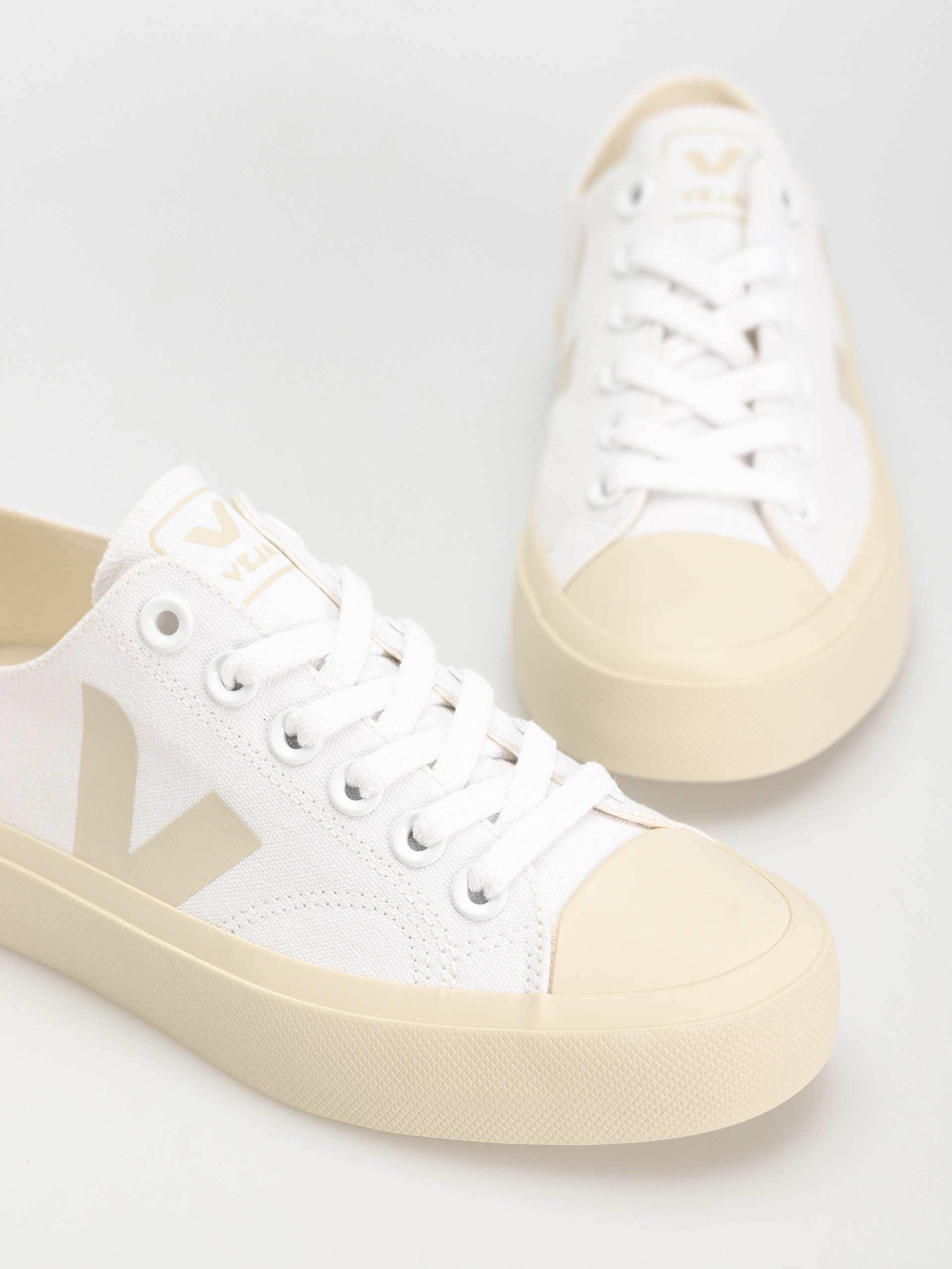 Veja Wata II Low Schuhe Wmn (white pierre)