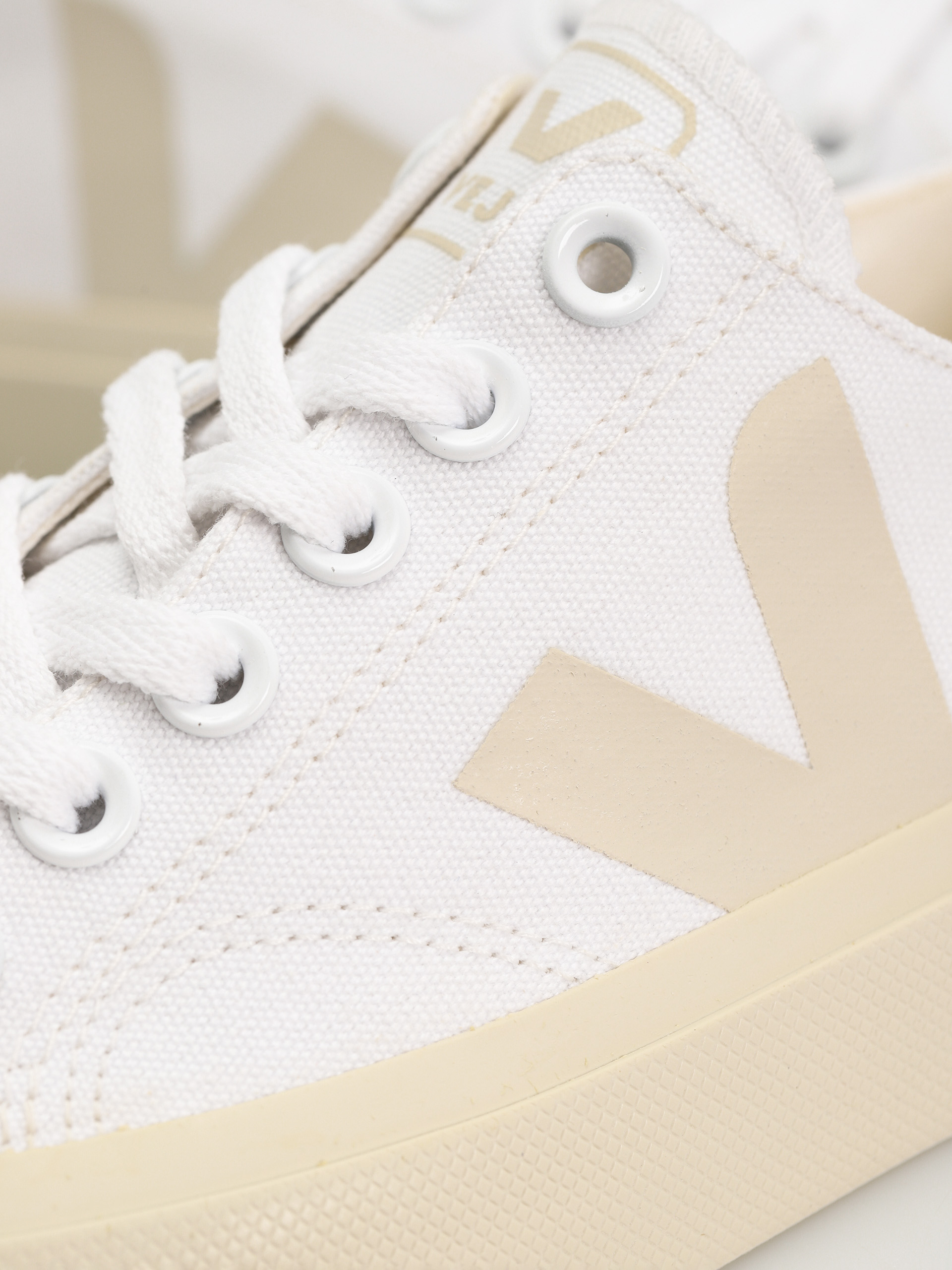 Veja Wata II Low Schuhe Wmn (white pierre)