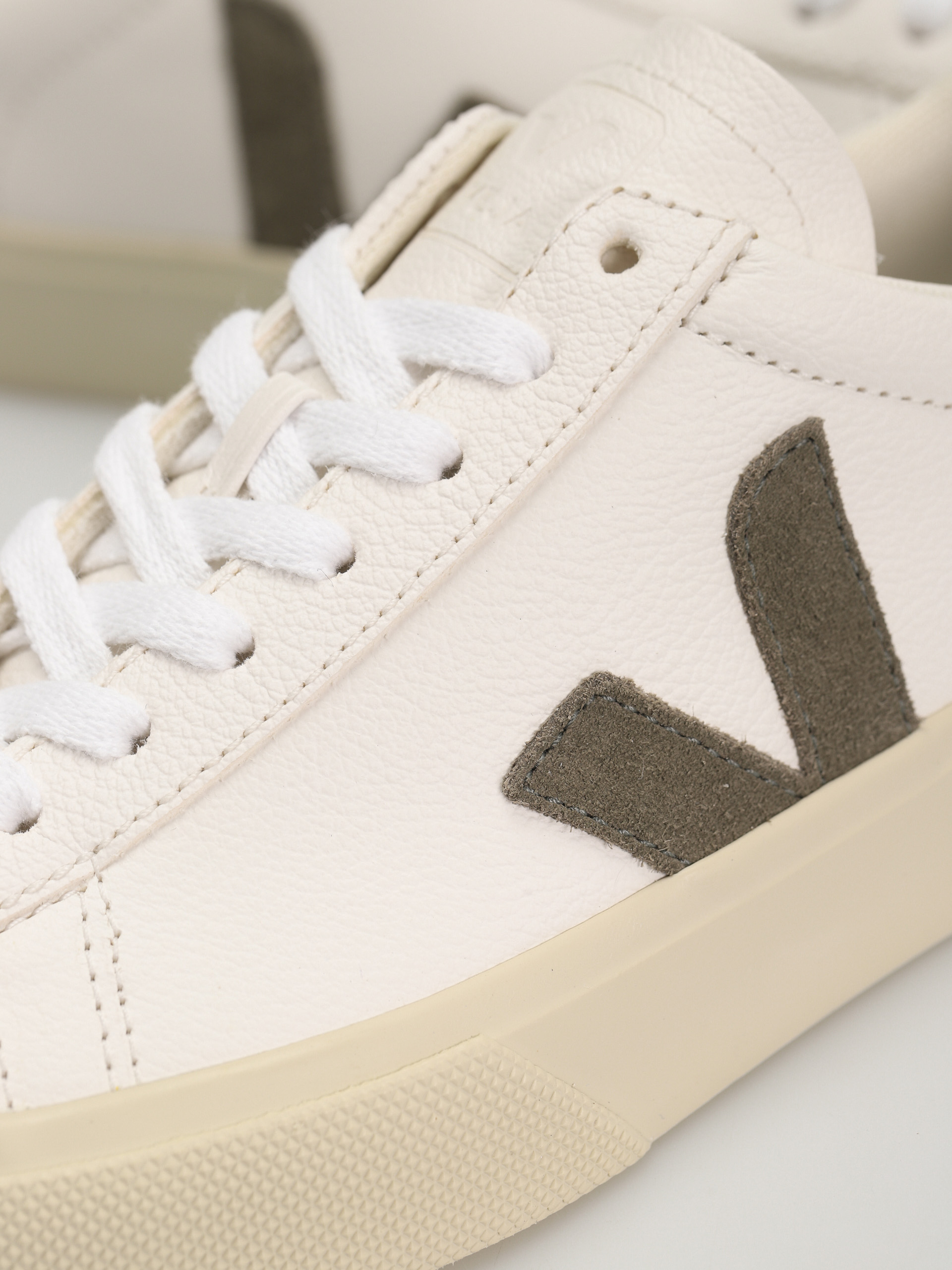 Veja Campo Shoes Wmn (extra white khaki)