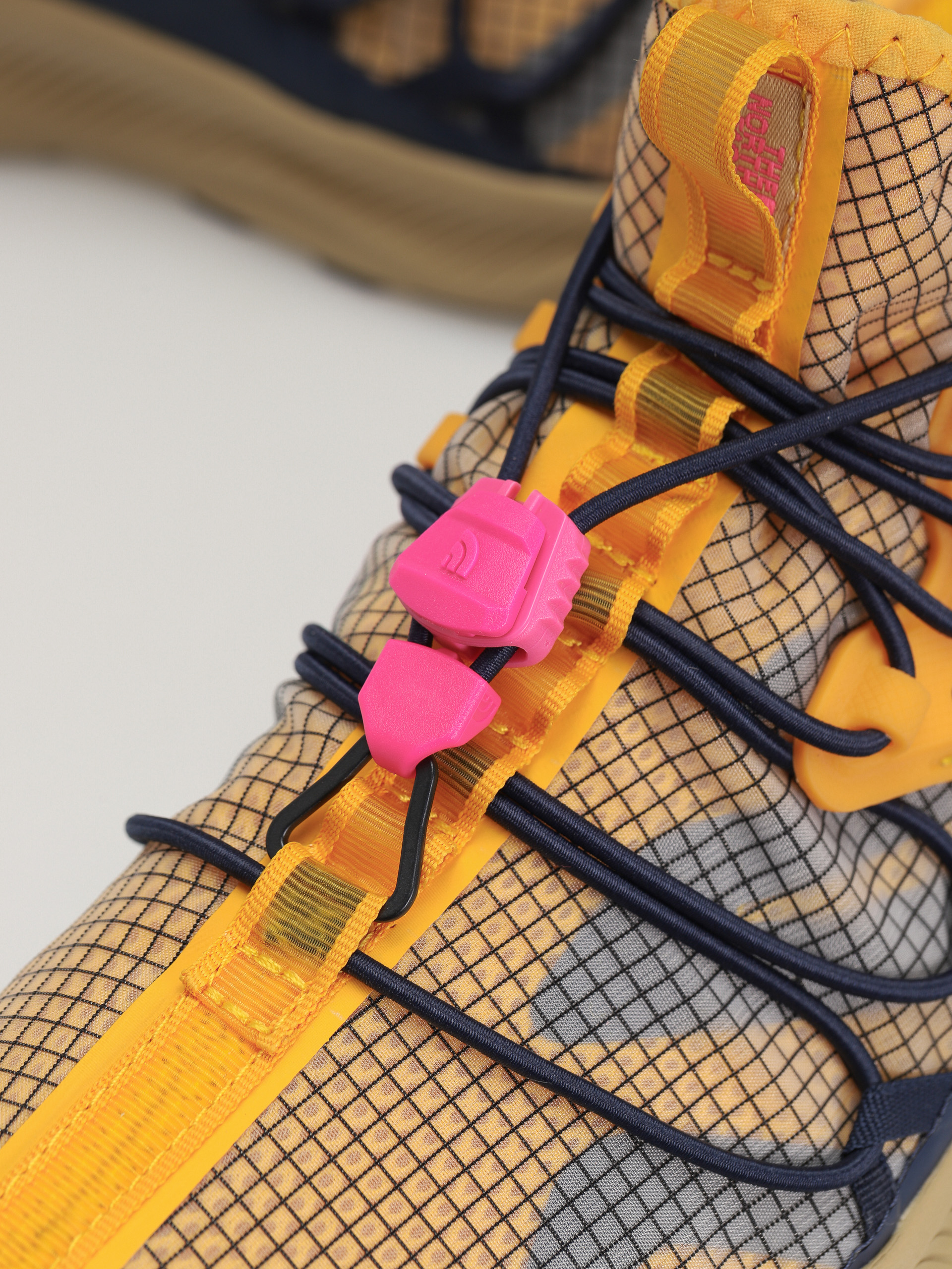 The North Face Oxeye Tech Shoes (summit gold/summit navy)