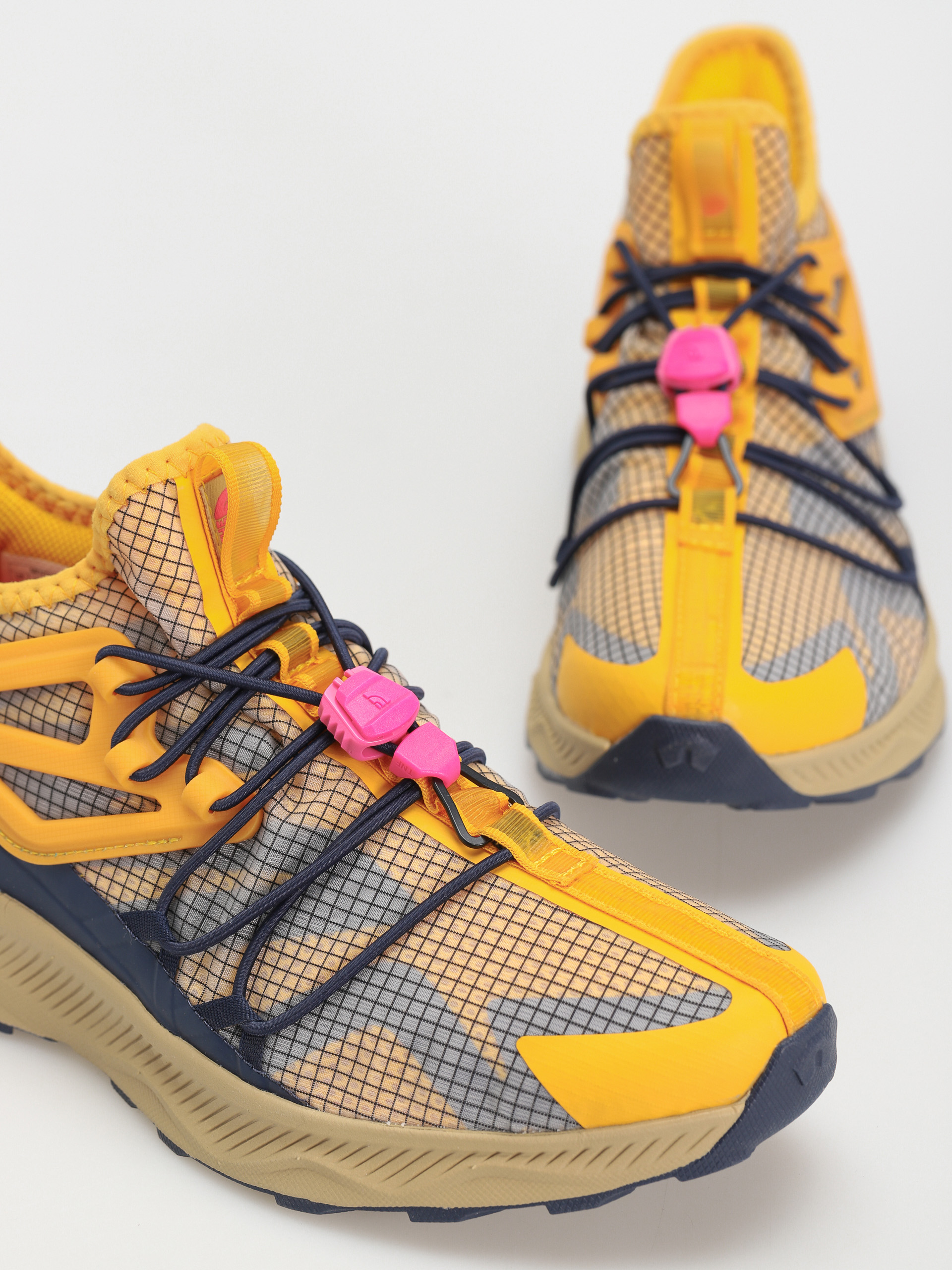 The North Face Oxeye Tech Shoes (summit gold/summit navy)