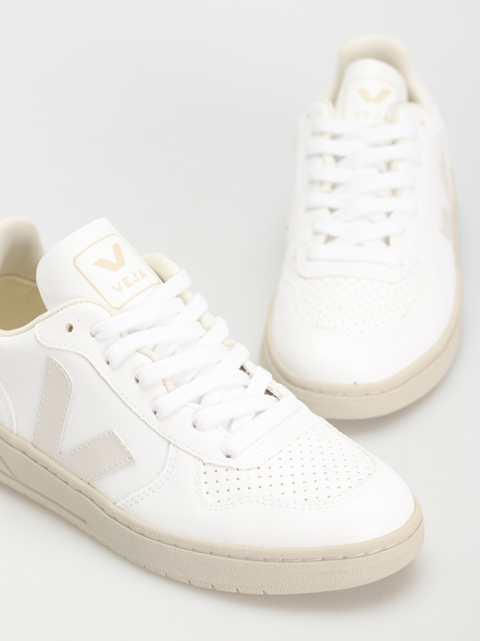 Veja V-10 Shoes Wmn (full white)