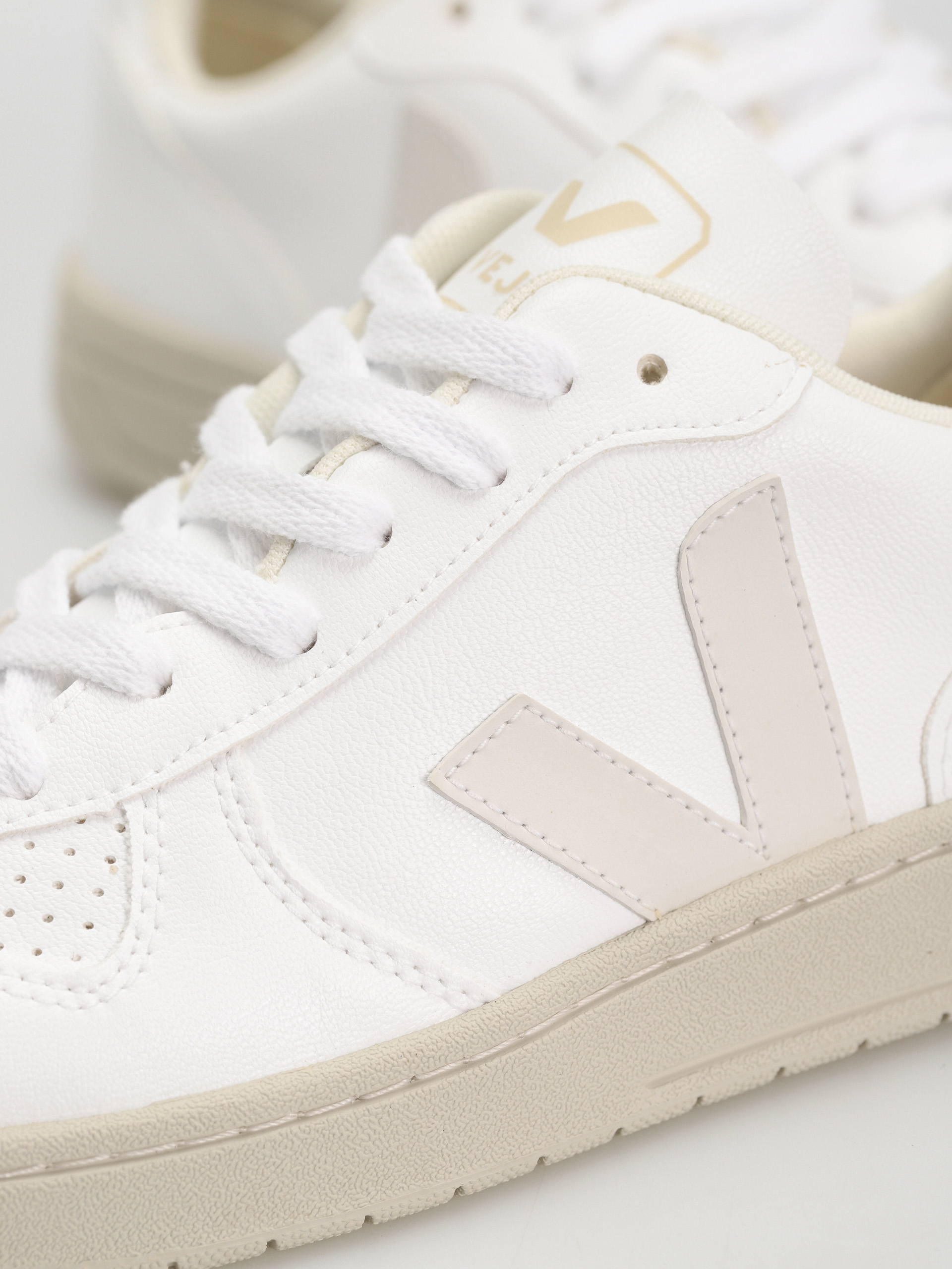 Veja V-10 Shoes Wmn (full white)