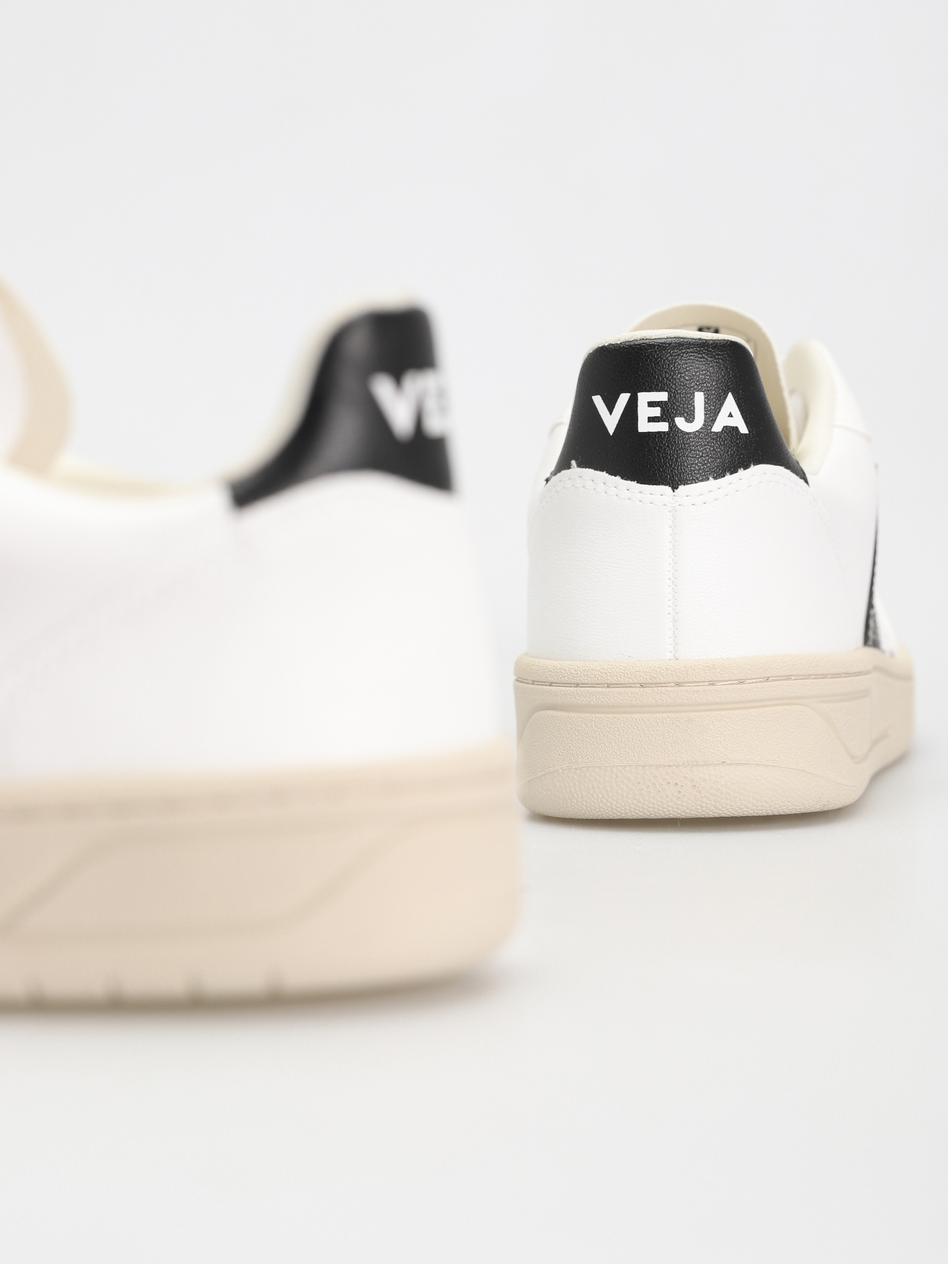Veja V-10 Shoes white (white black)