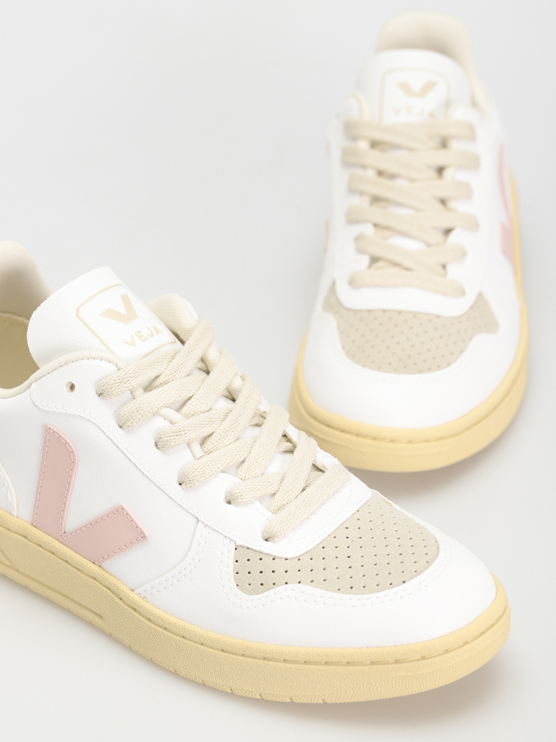 Veja V-10 Shoes Wmn (white petale)