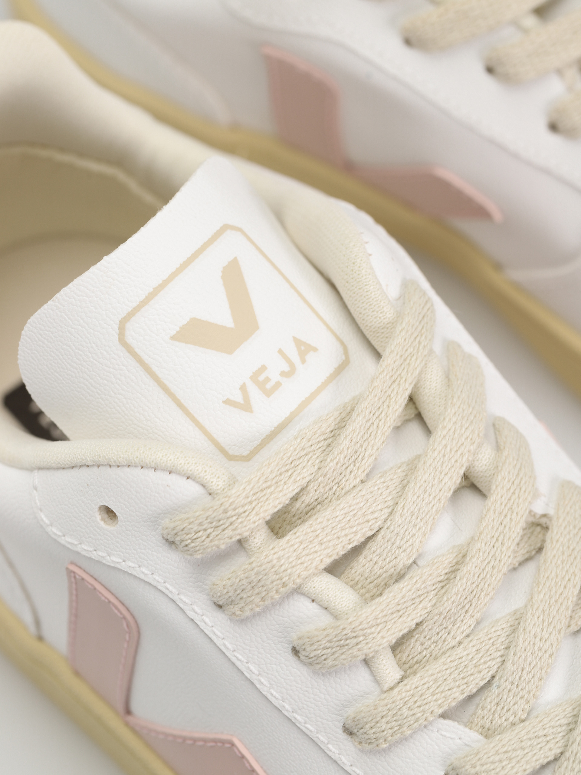 Veja V-10 Schuhe Wmn (white petale)