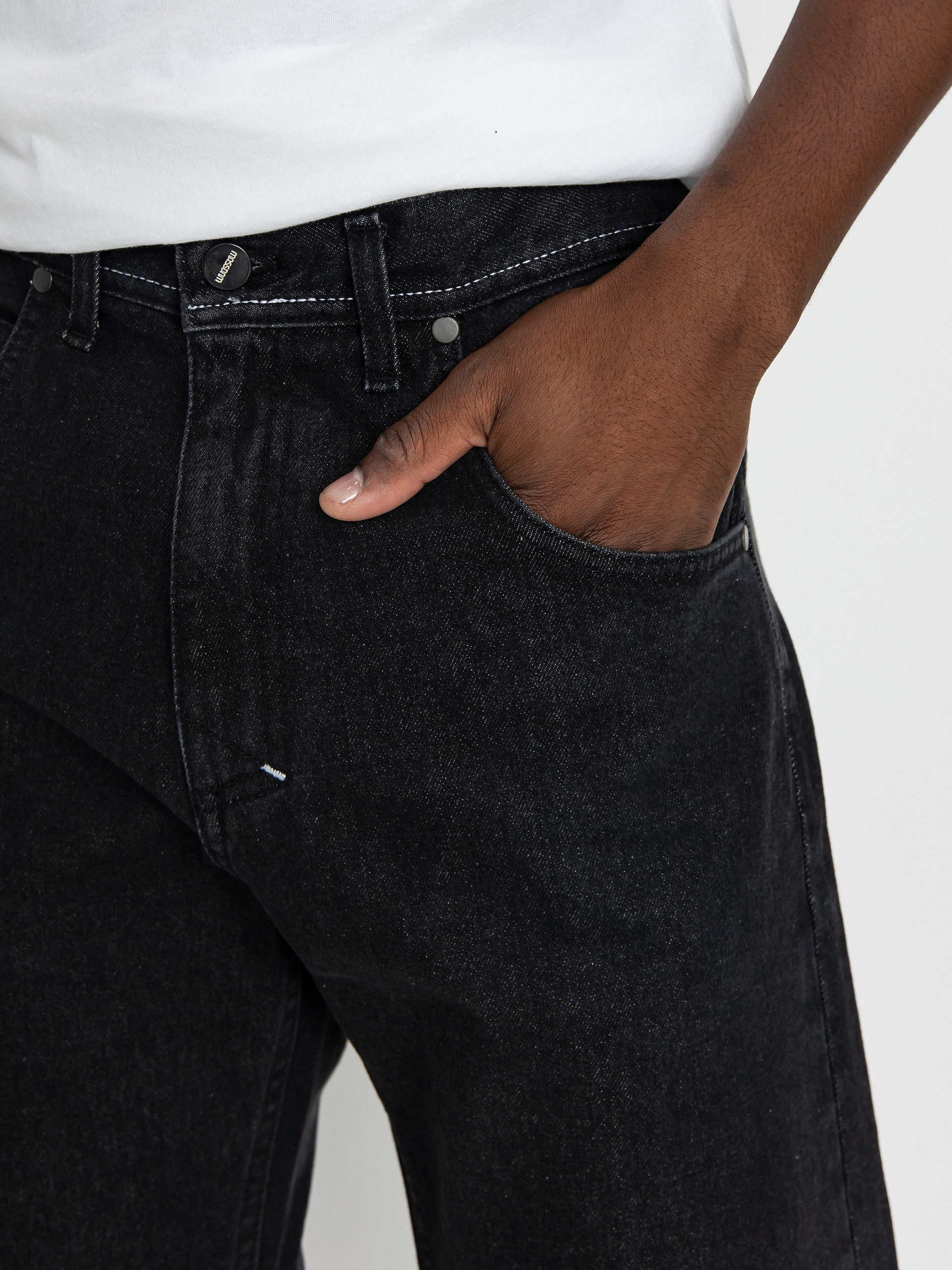 MassDnm Jeans Signature 2.0 Tapered Fit Shorts (black washed)