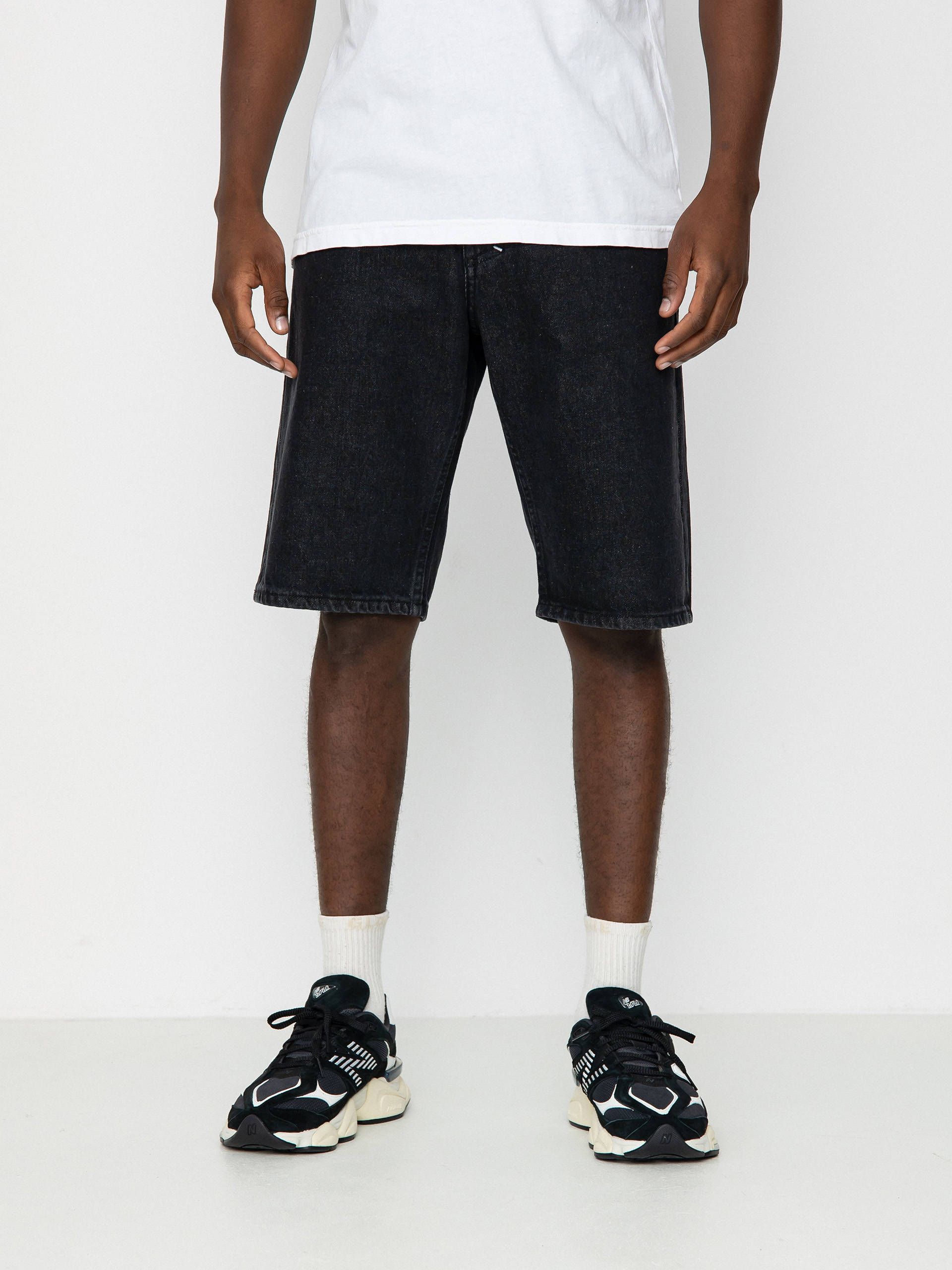 MassDnm Jeans Signature 2.0 Tapered Fit Shorts (black washed)