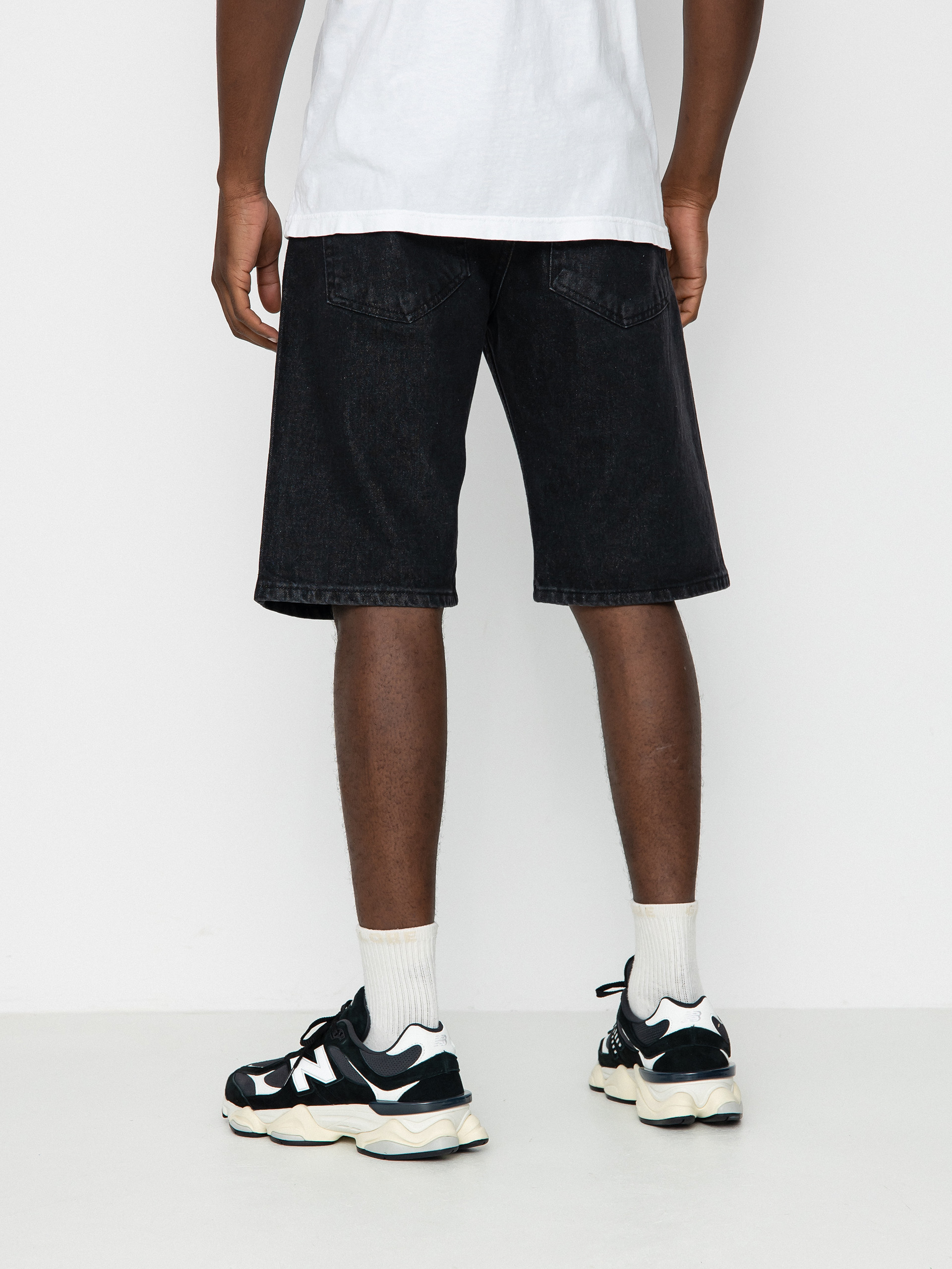 MassDnm Jeans Signature 2.0 Tapered Fit Shorts (black washed)