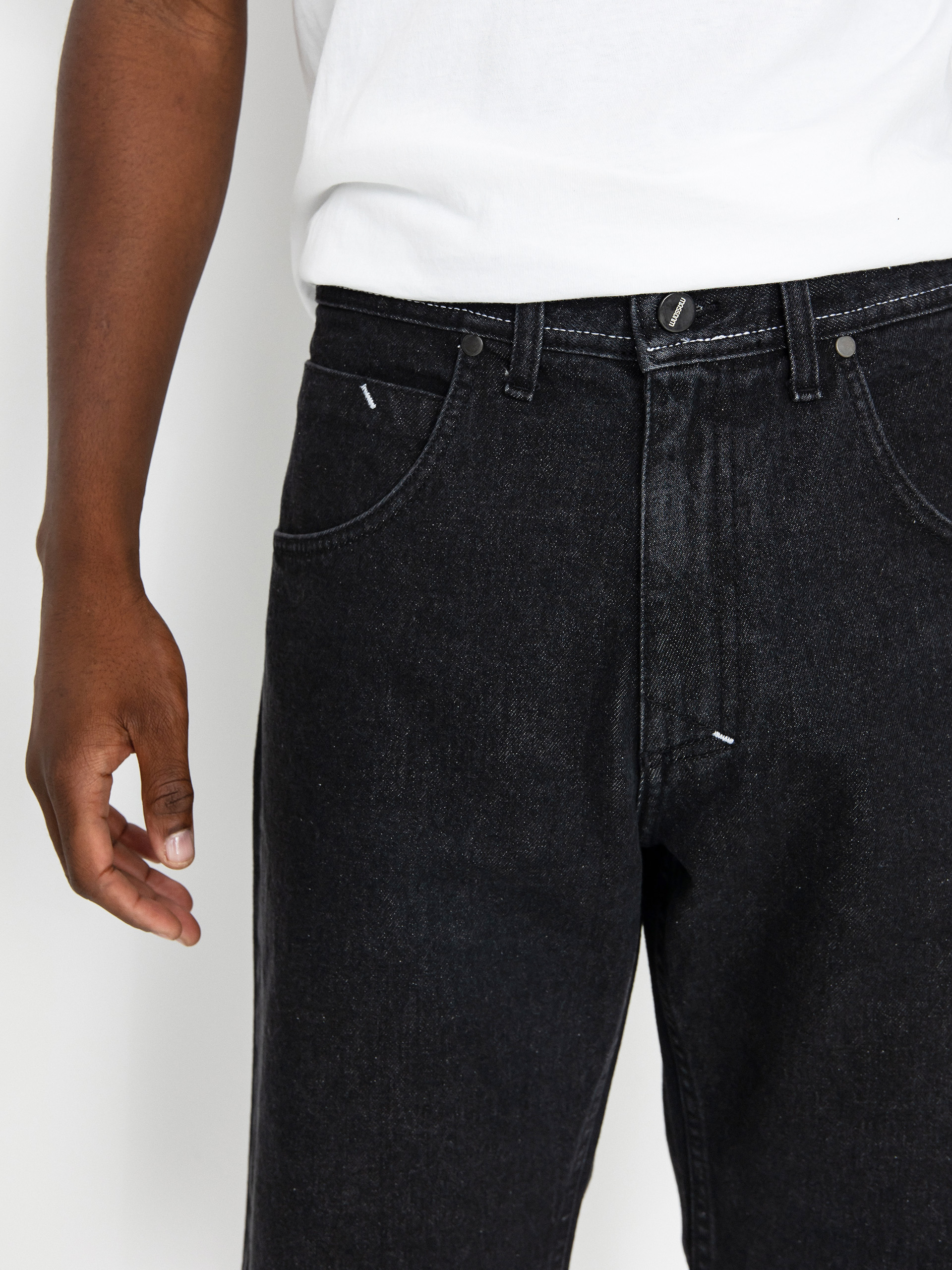 MassDnm Jeans Signature 2.0 Tapered Fit Shorts (black washed)