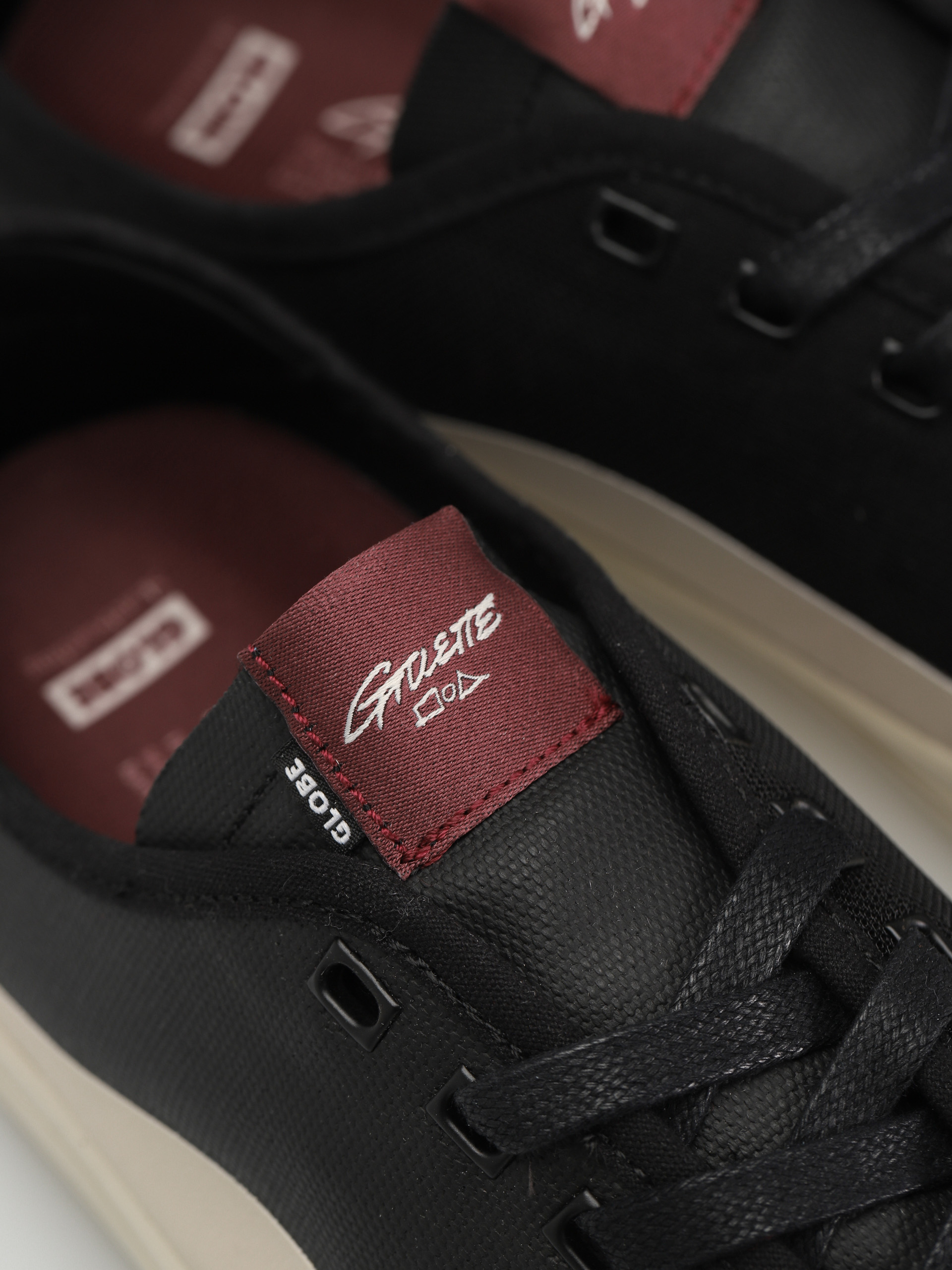 Globe Gillette Shoes (black cream)