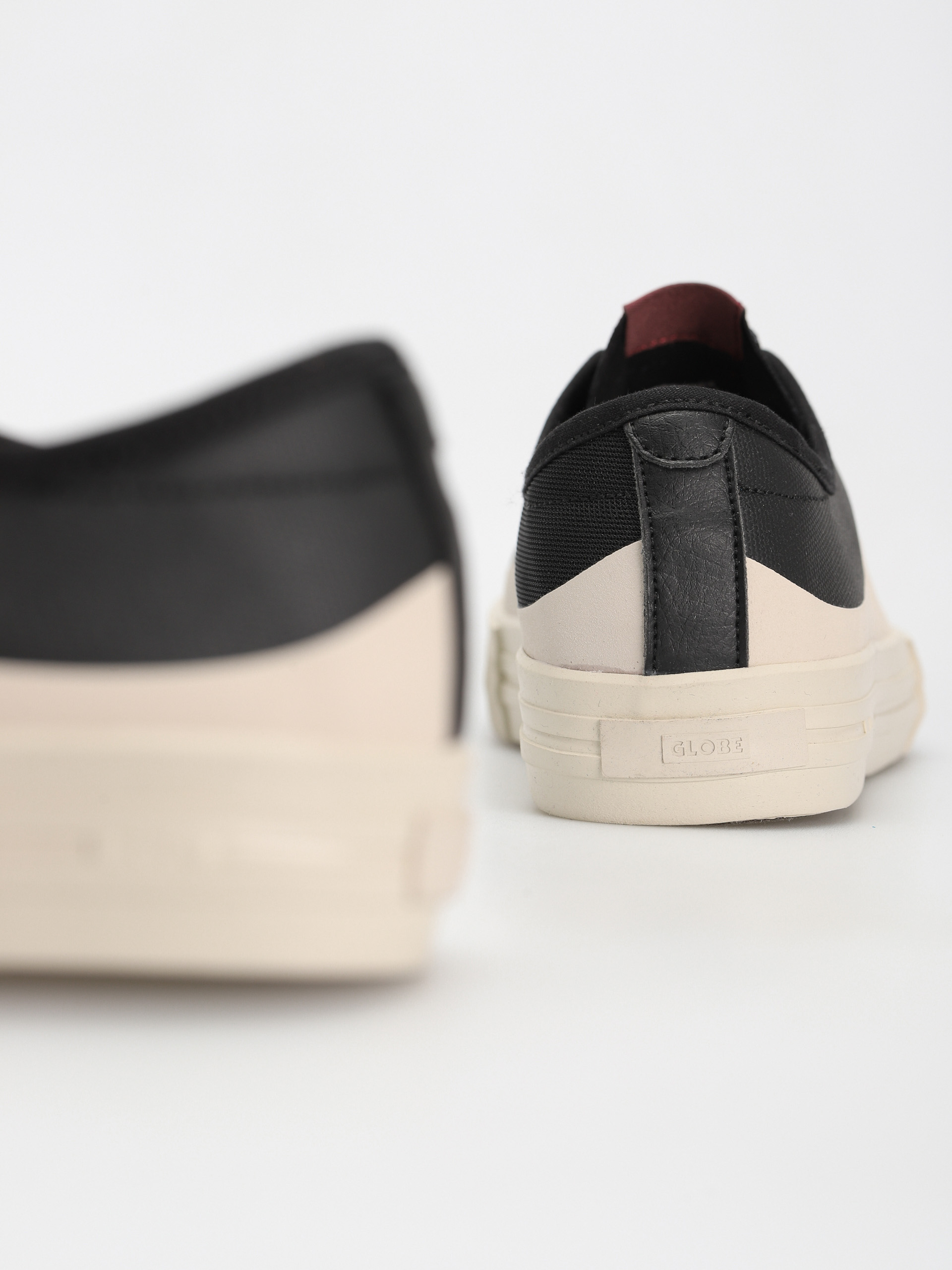 Globe Gillette Shoes (black cream)