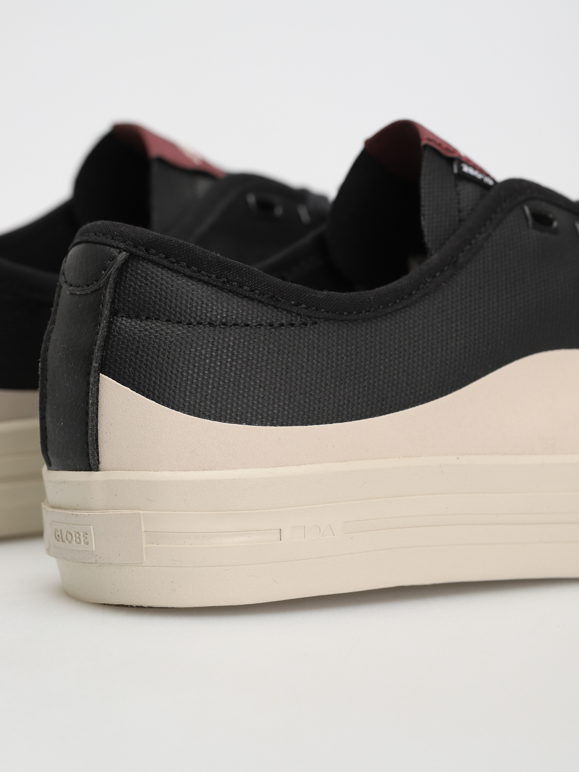 Globe Gillette Shoes (black cream)