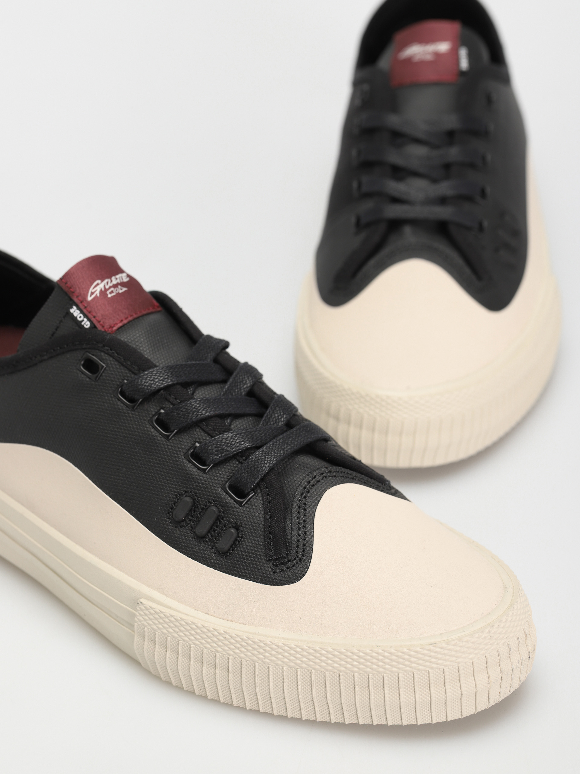 Globe Gillette Shoes (black cream)