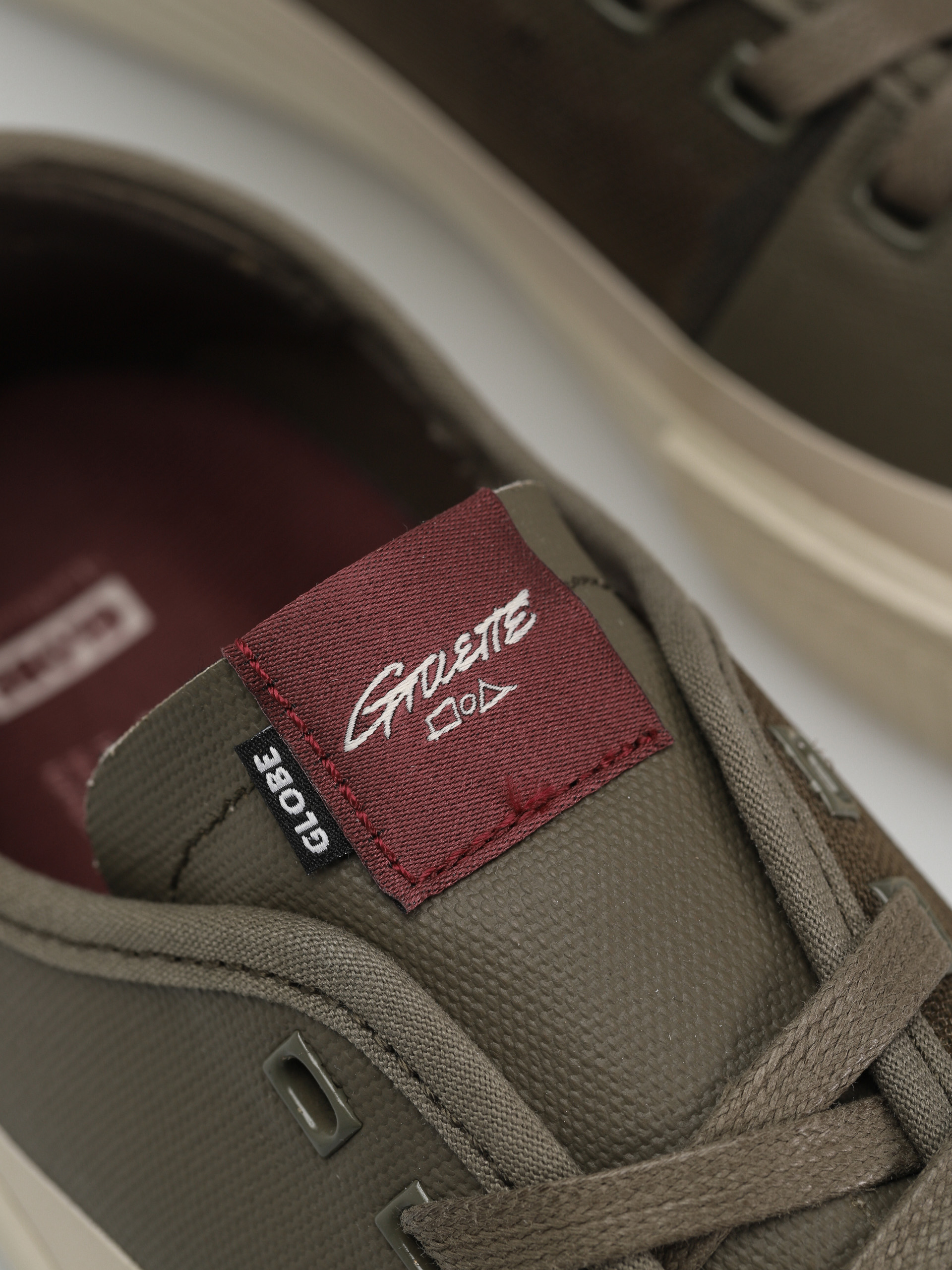 Globe Gillette Schuhe (olive cream)