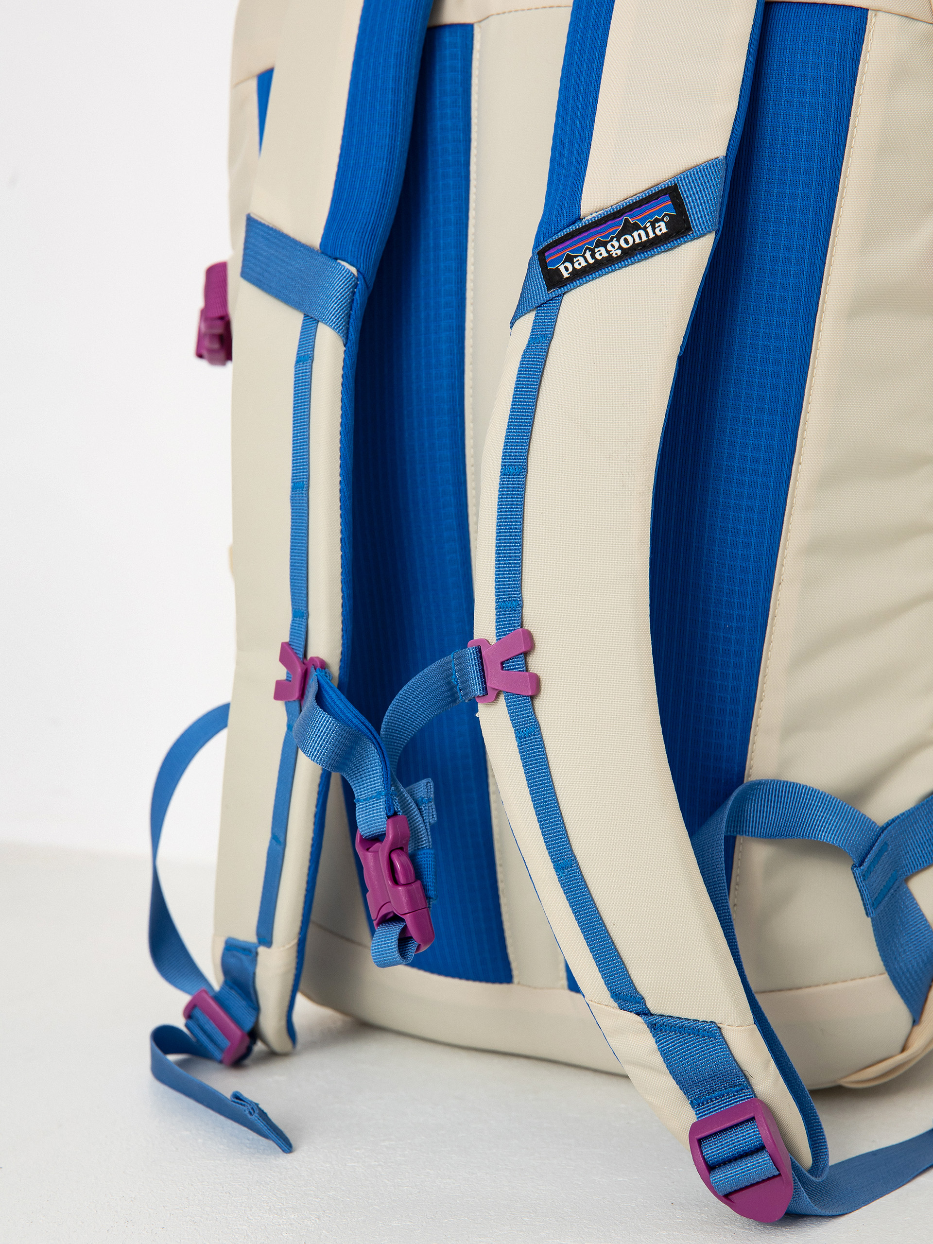 Patagonia Refugio Day Pack 26L Backpack (husk tan)