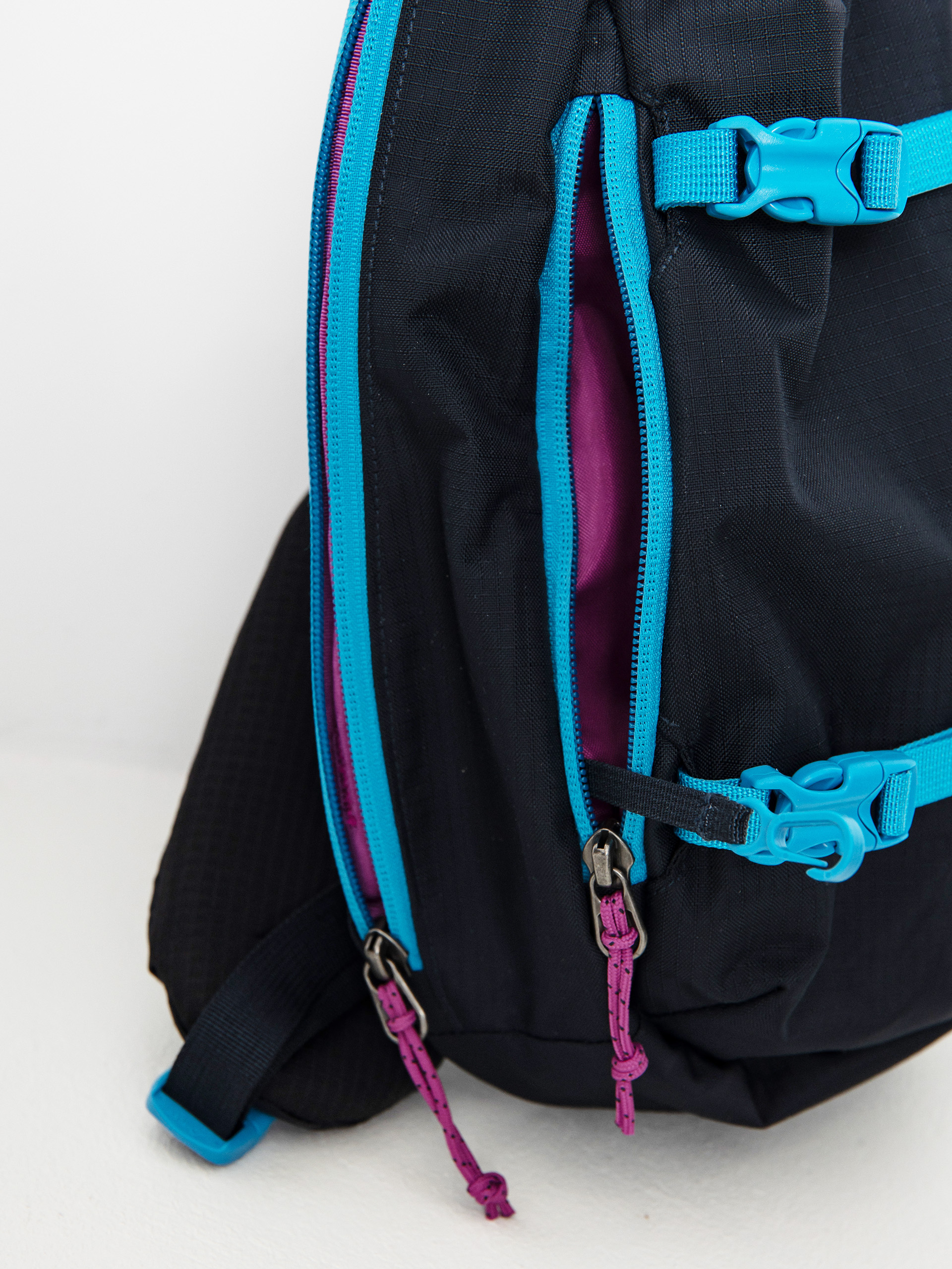 Patagonia Atom Sling 8L Backpack (pitch blue)
