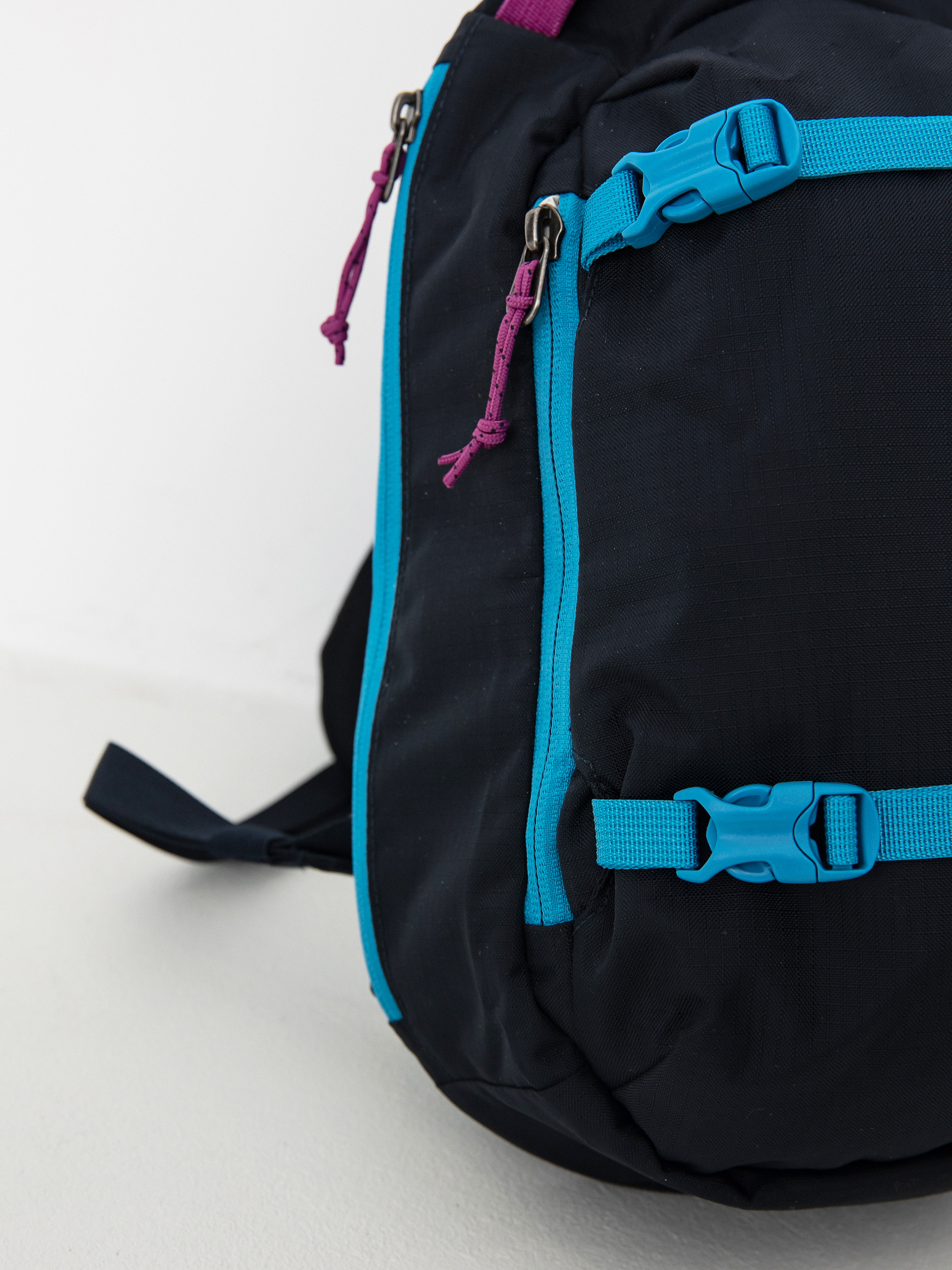 Patagonia Atom Sling 8L Backpack (pitch blue)
