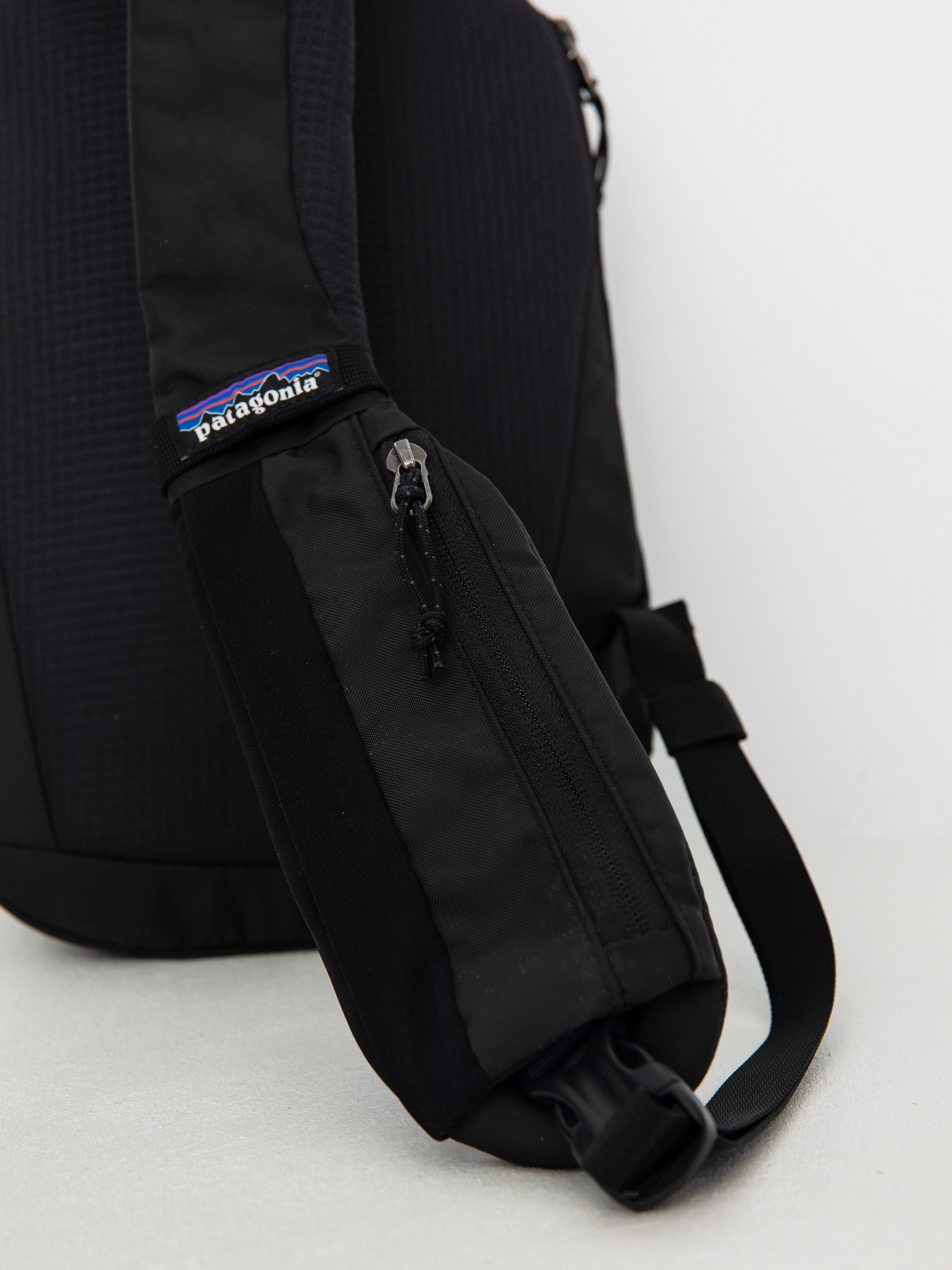 Patagonia Atom Sling 8L Backpack (black)