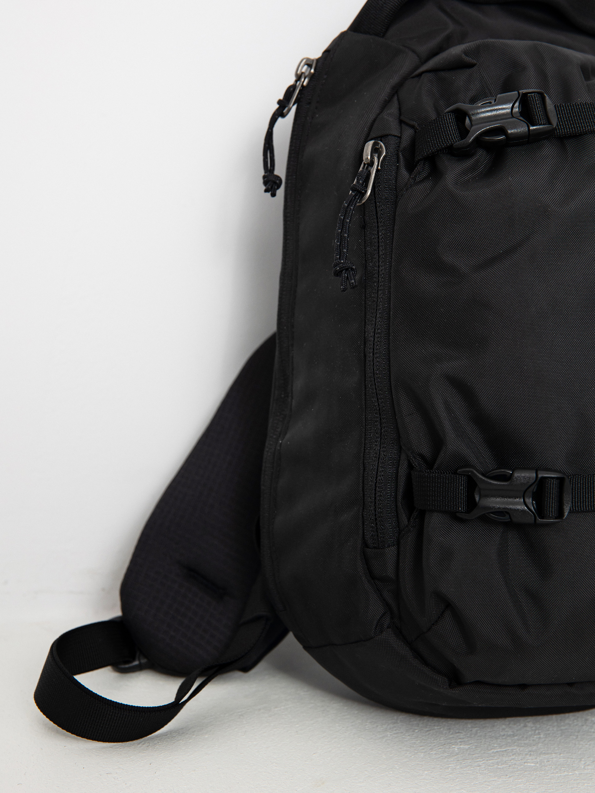 Patagonia Atom Sling 8L Backpack (black)