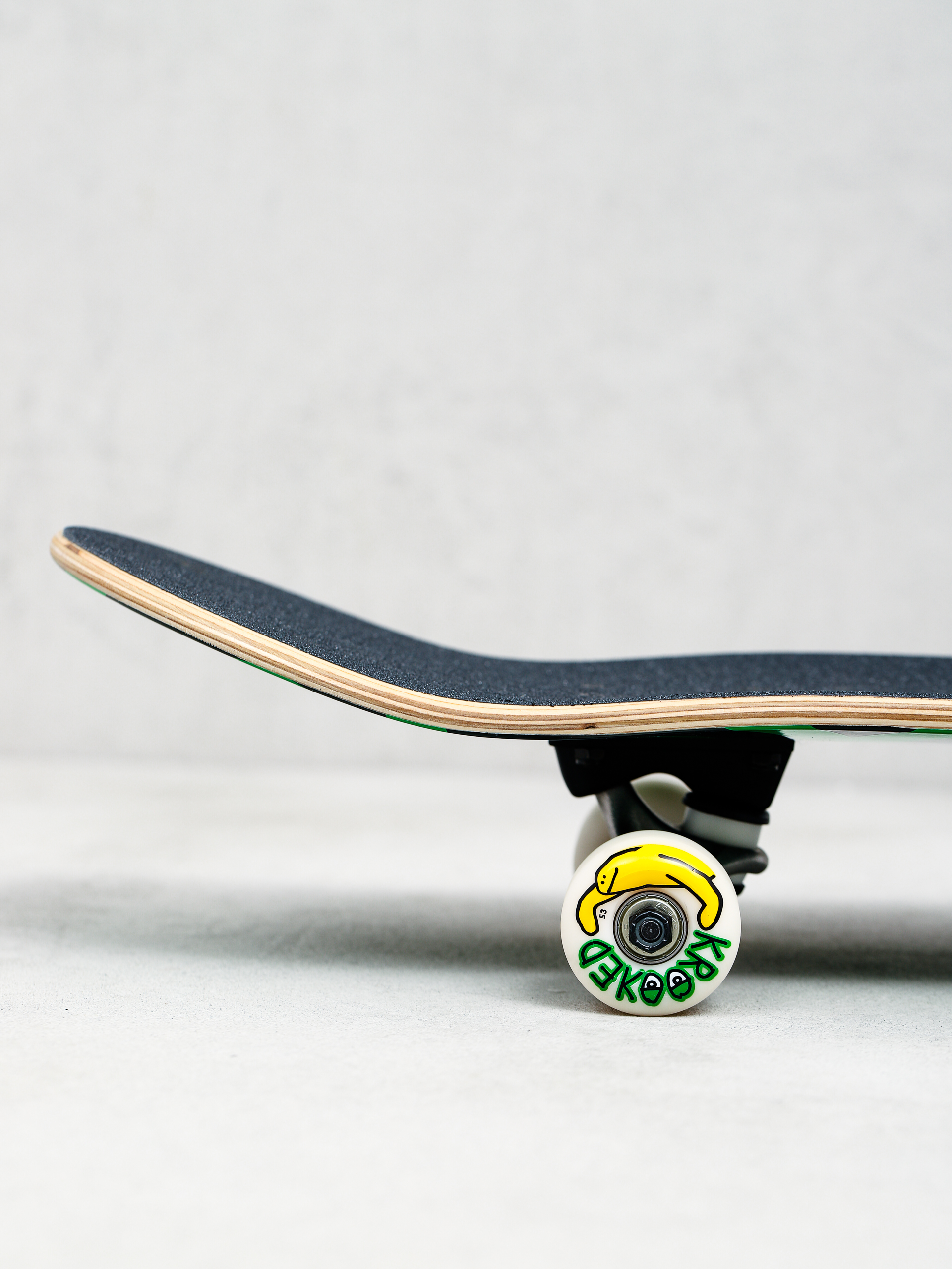 Krooked Tm Big Eyes Skateboard (green/black)