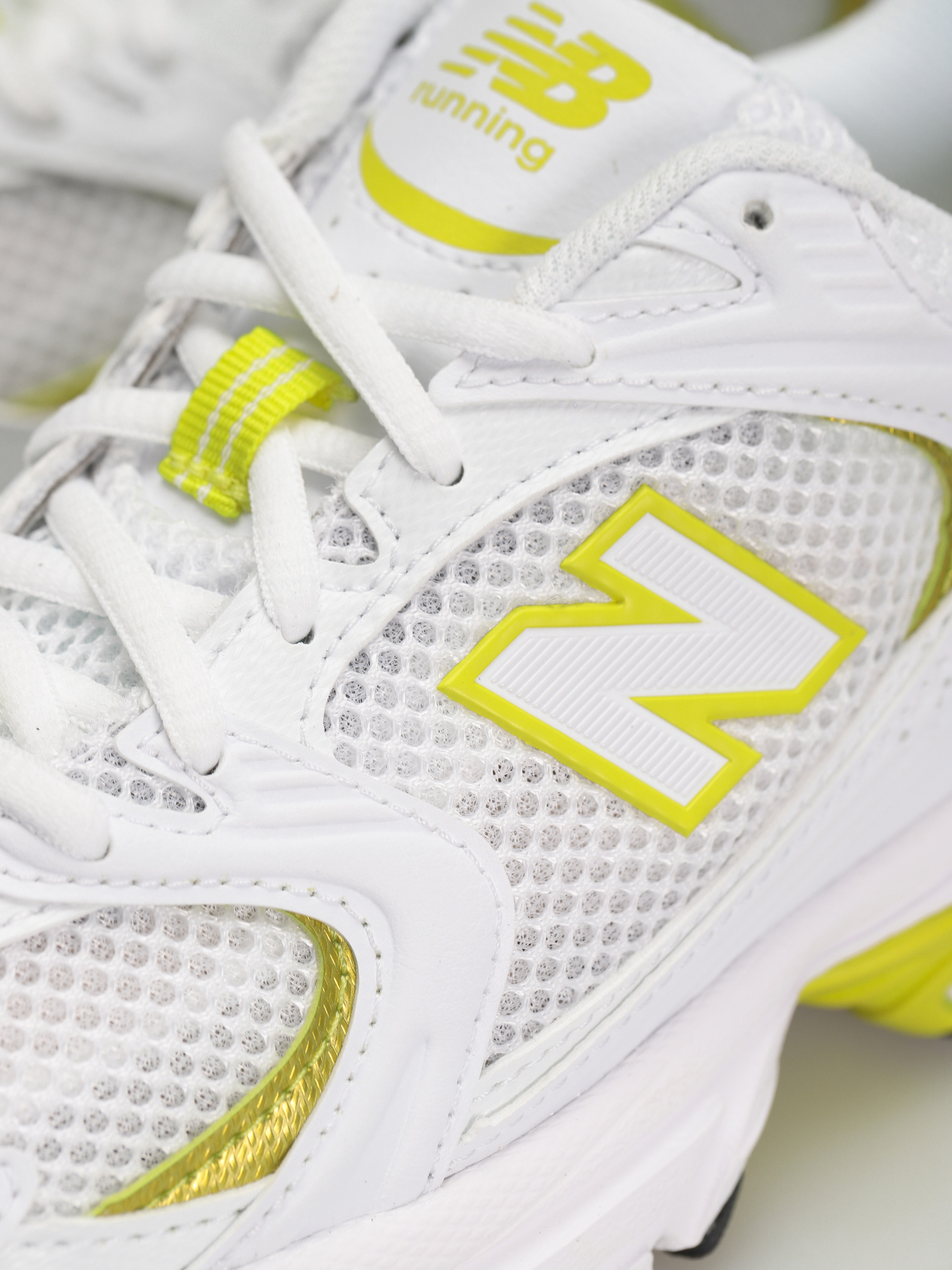New Balance 530 Shoes (white yellow)