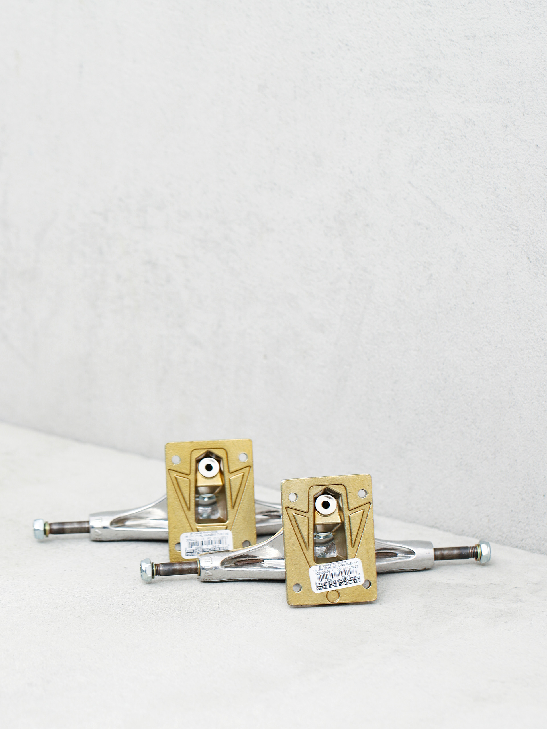 Thunder Mariano Cust Team Hollows Trucks (polished/gold)