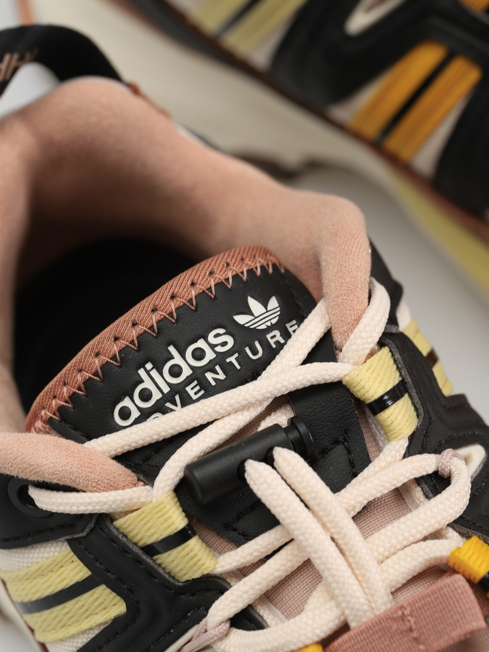 adidas Originals Hyperturf Schuhe (cblack/wonwhi/clastr)