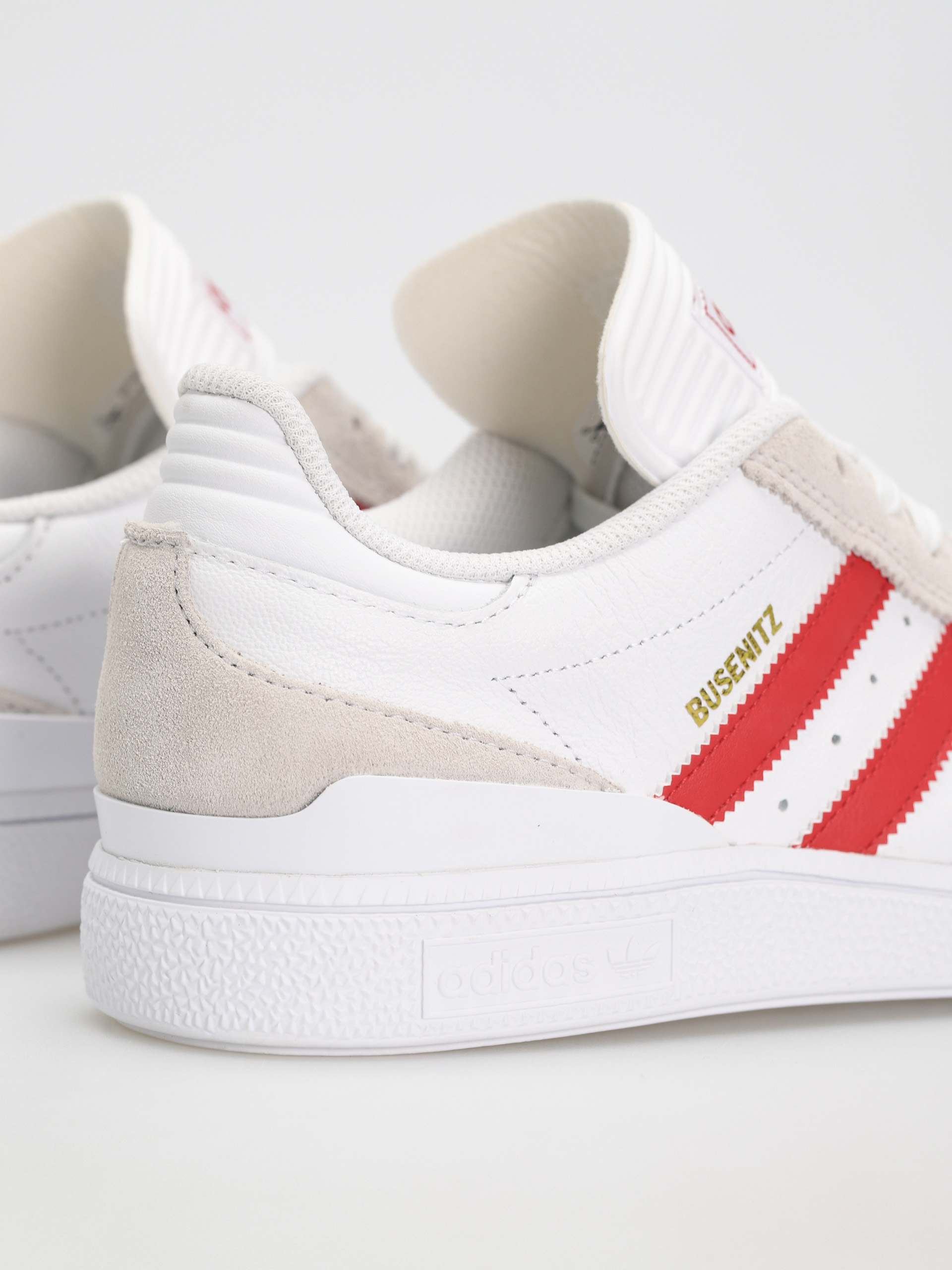 adidas Busenitz Schuhe (ftwwht/betsca/goldmt)